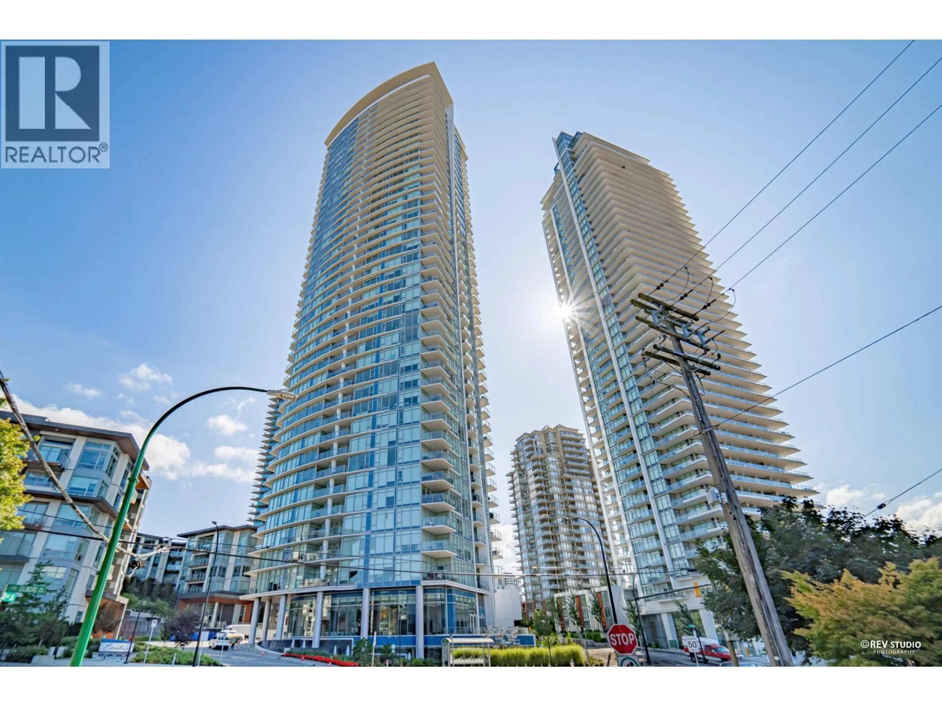 A pic from outside/outdoor area/front of a property/back of a property/a pic from drone, unknown for 4201 - 1788 GILMORE AVENUE, Burnaby British Columbia V5C0L5