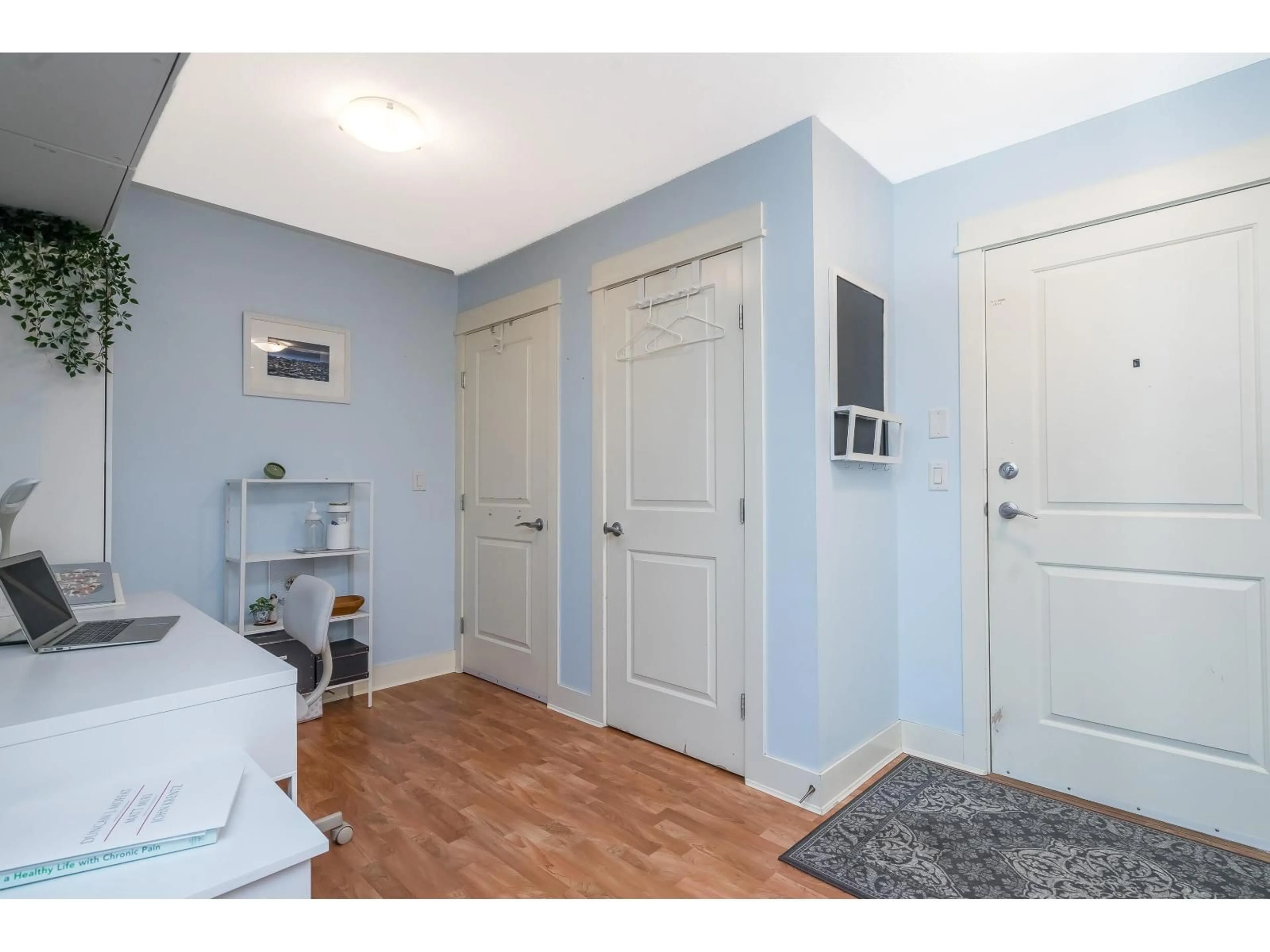 Indoor entryway for 106 - 5430 201, Langley British Columbia V3A1P7