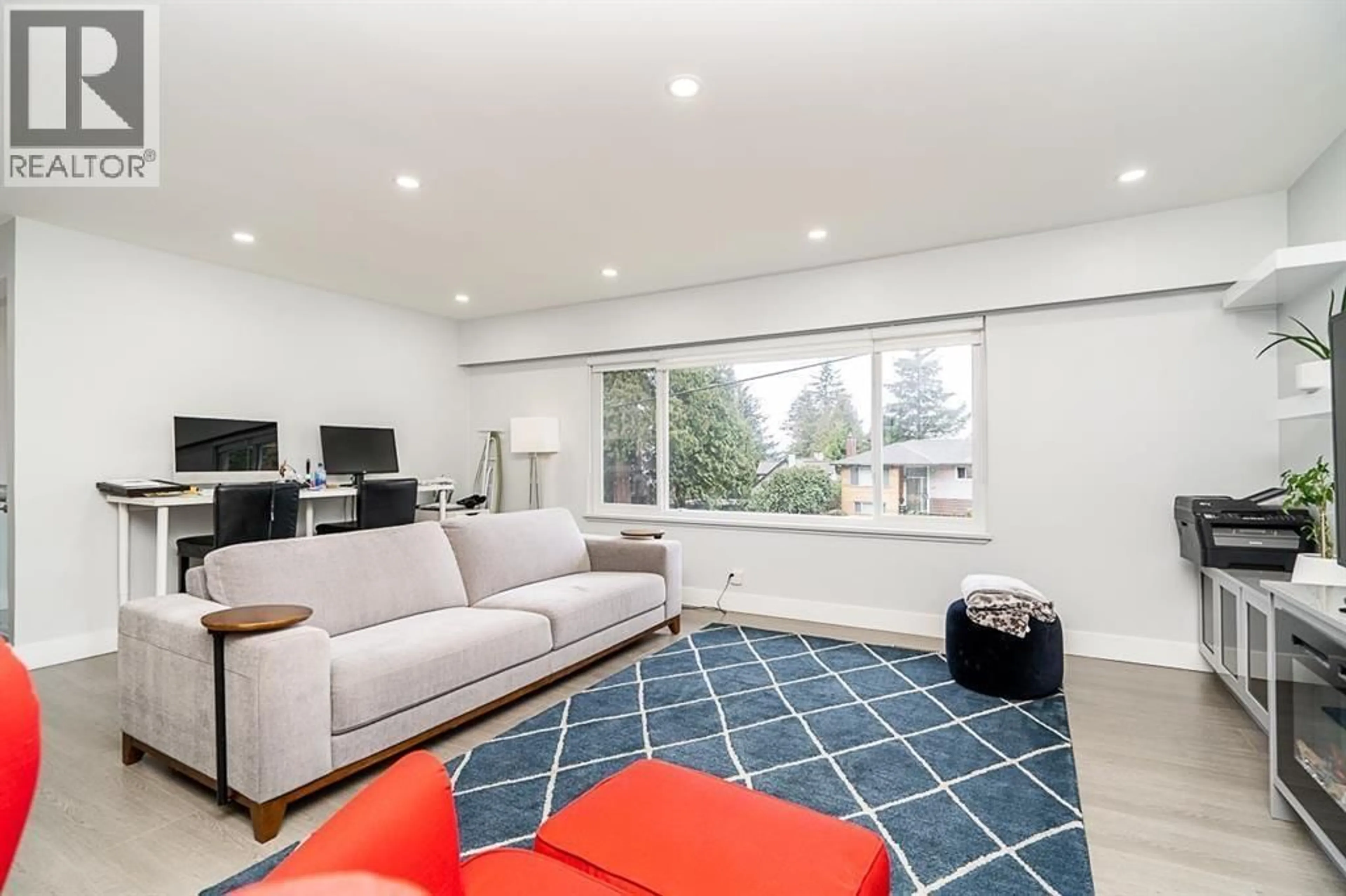 Living room with furniture, unknown for 353 LAURENTIAN CRESCENT, Coquitlam British Columbia V3K1Y3