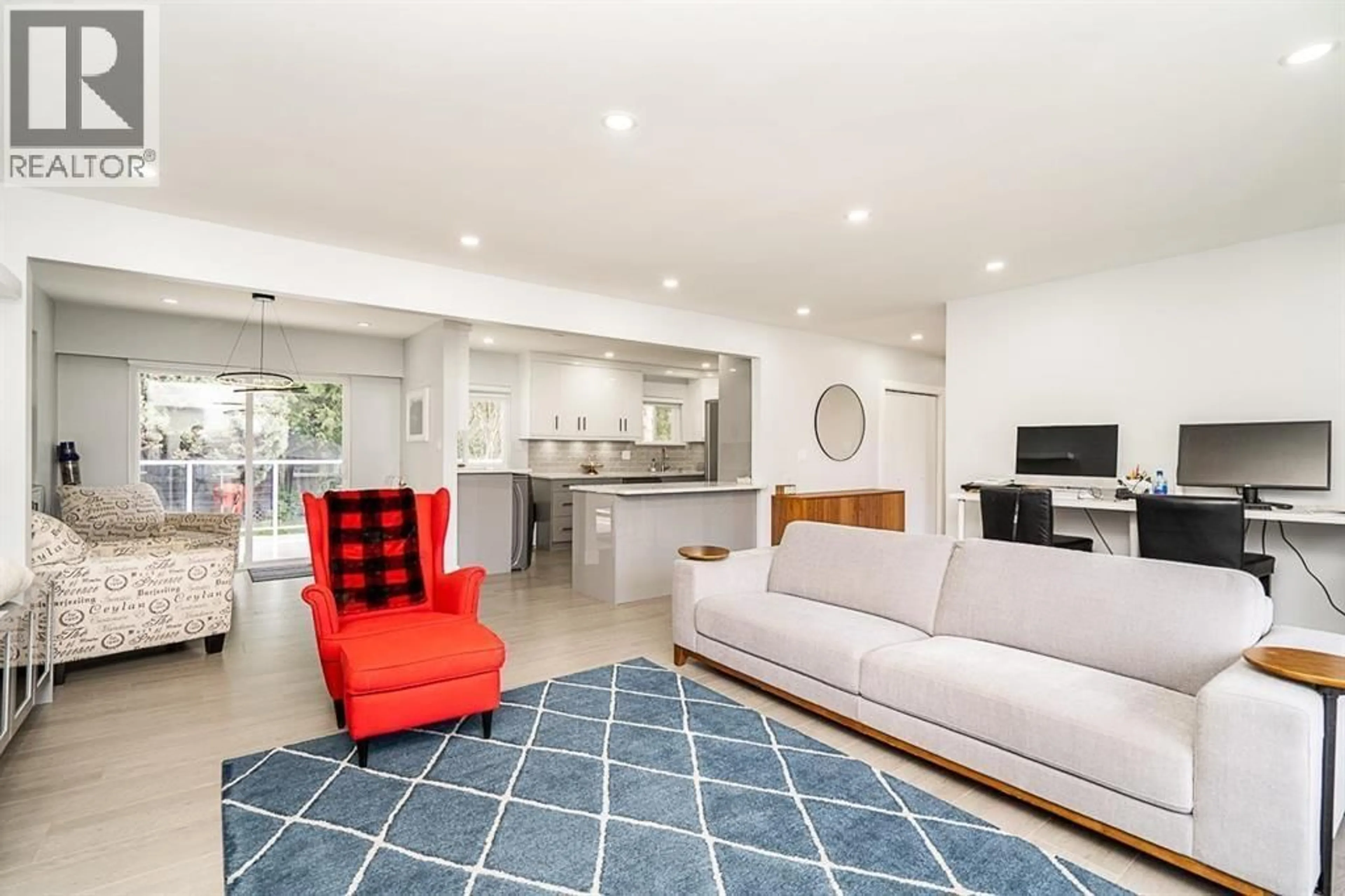 Living room with furniture, unknown for 353 LAURENTIAN CRESCENT, Coquitlam British Columbia V3K1Y3