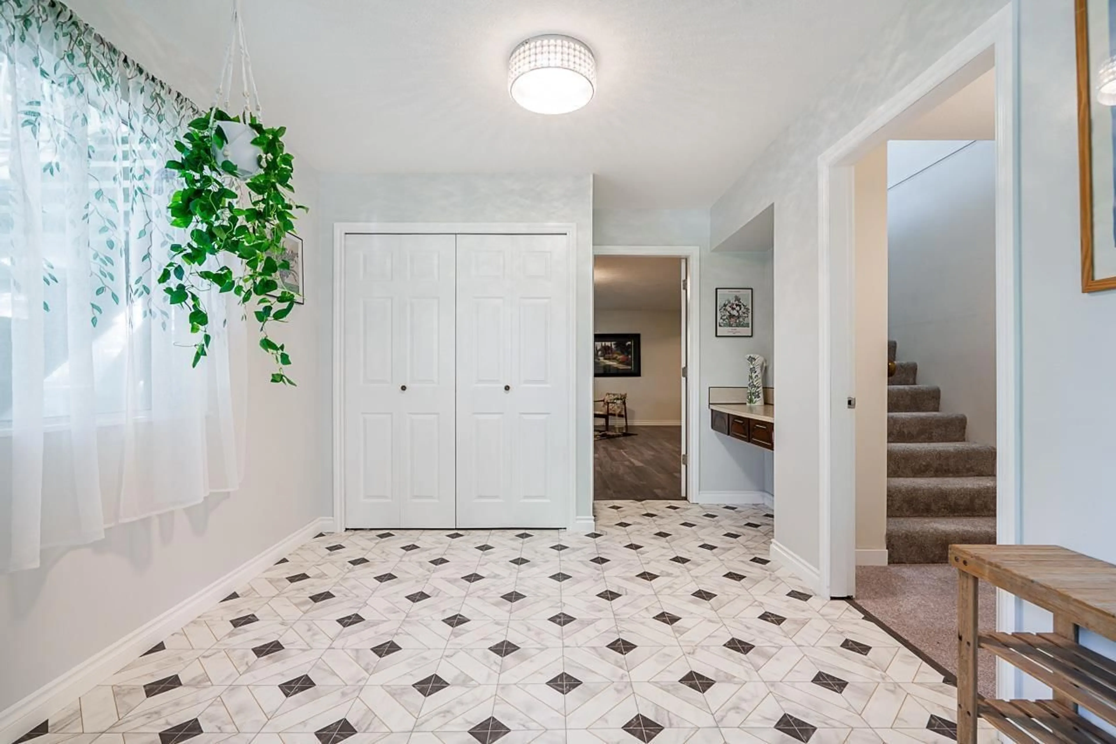Indoor entryway for 8053 BEAVER, Mission British Columbia V2V5T5