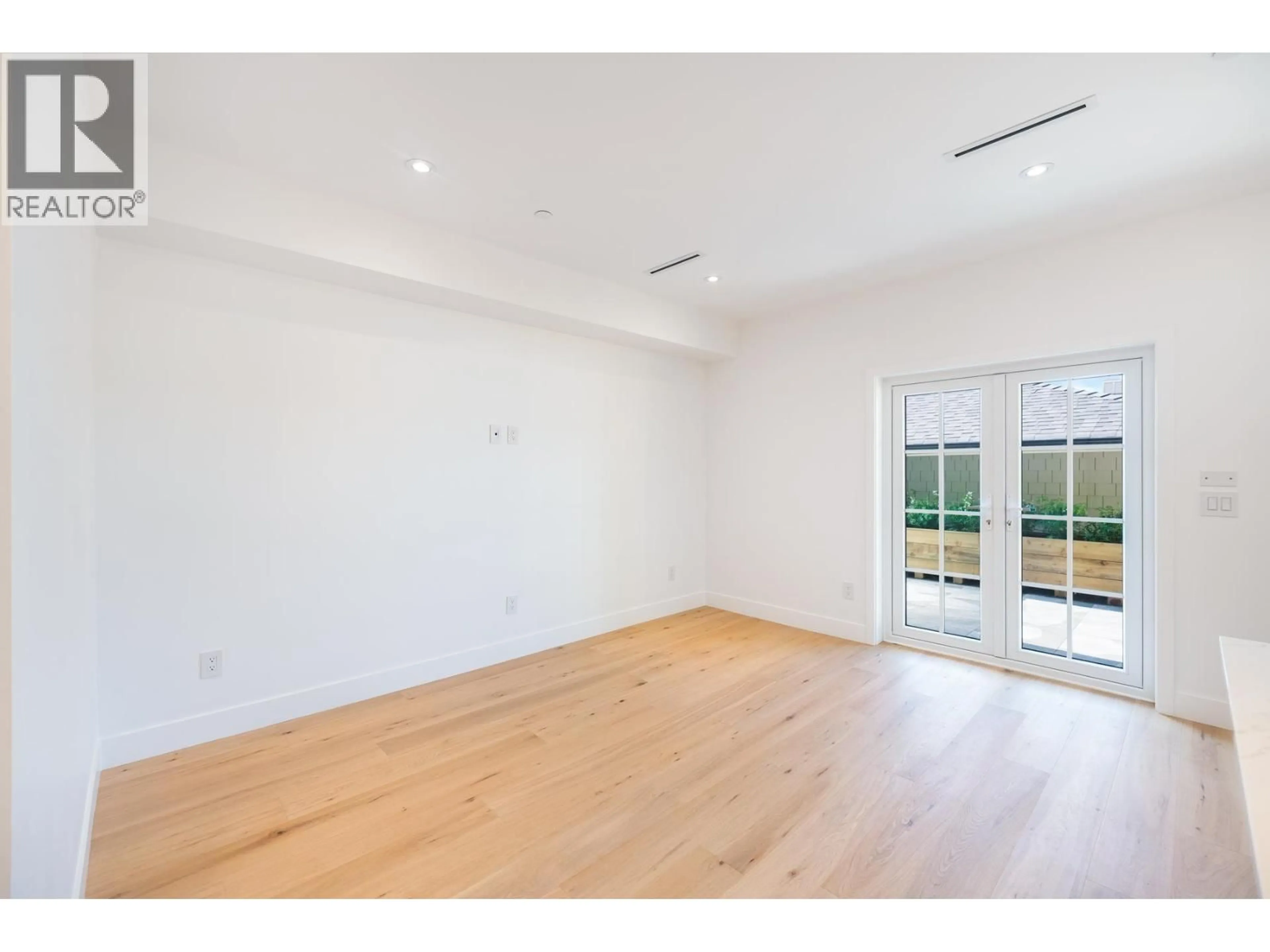 A pic of a room for 265 6TH STREET, North Vancouver British Columbia V7M1K7