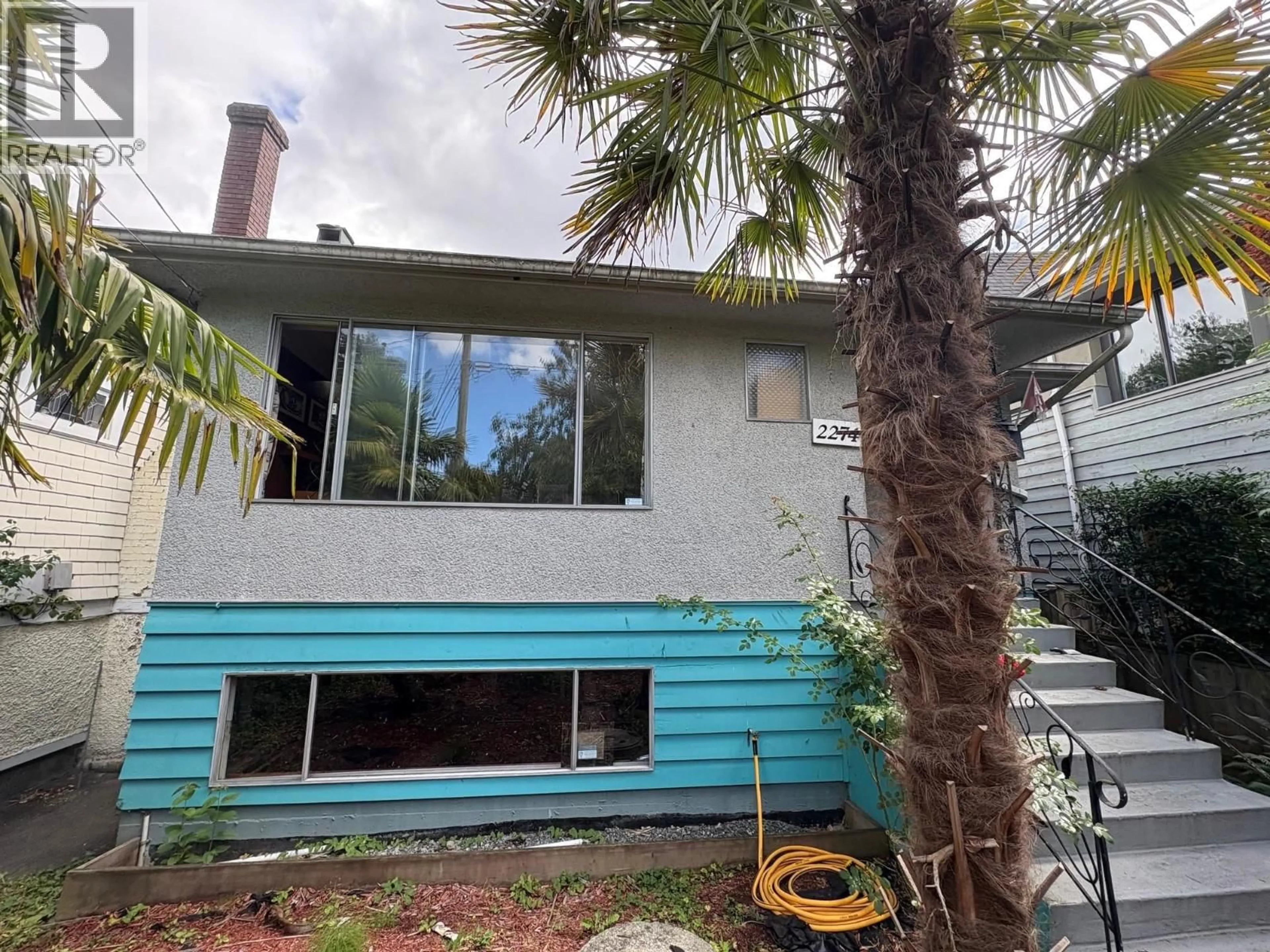 Home with vinyl exterior material, street for 2274 MCLEAN DRIVE, Vancouver British Columbia V5N3K1