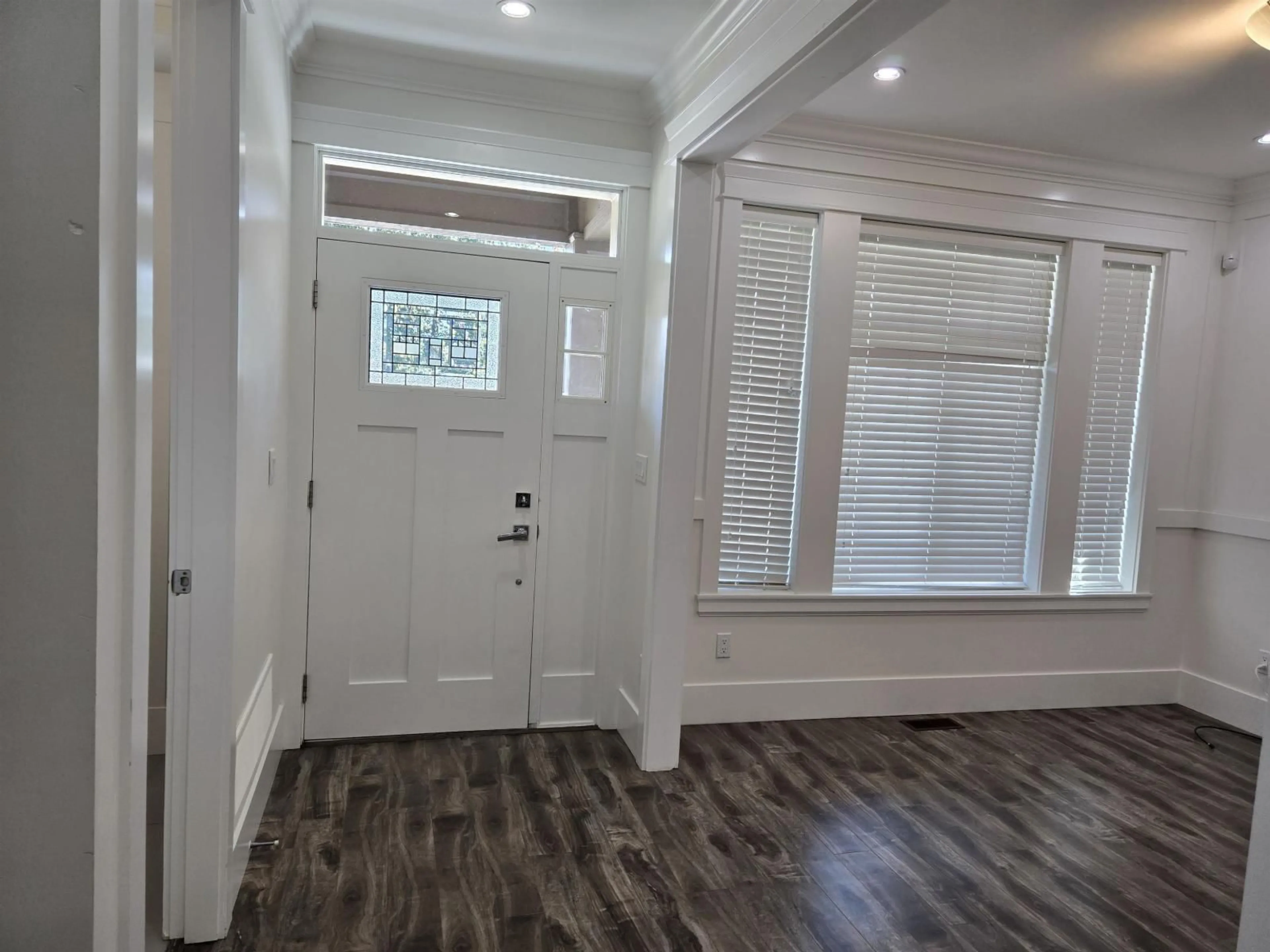 Indoor entryway for 7263 194A, Surrey British Columbia V4N6K1