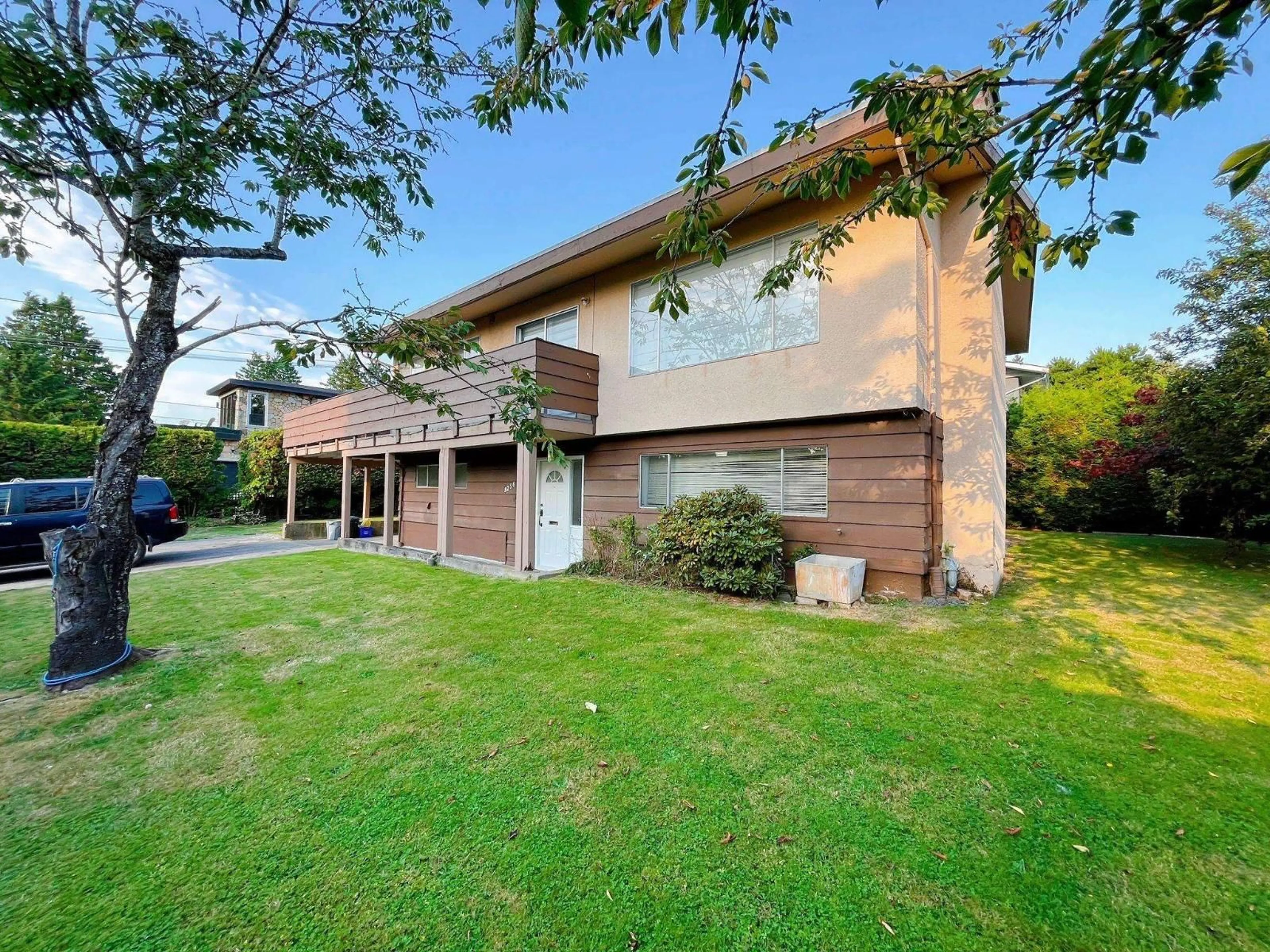 Home with brick exterior material, building for 9256 117, Delta British Columbia V4C6B8