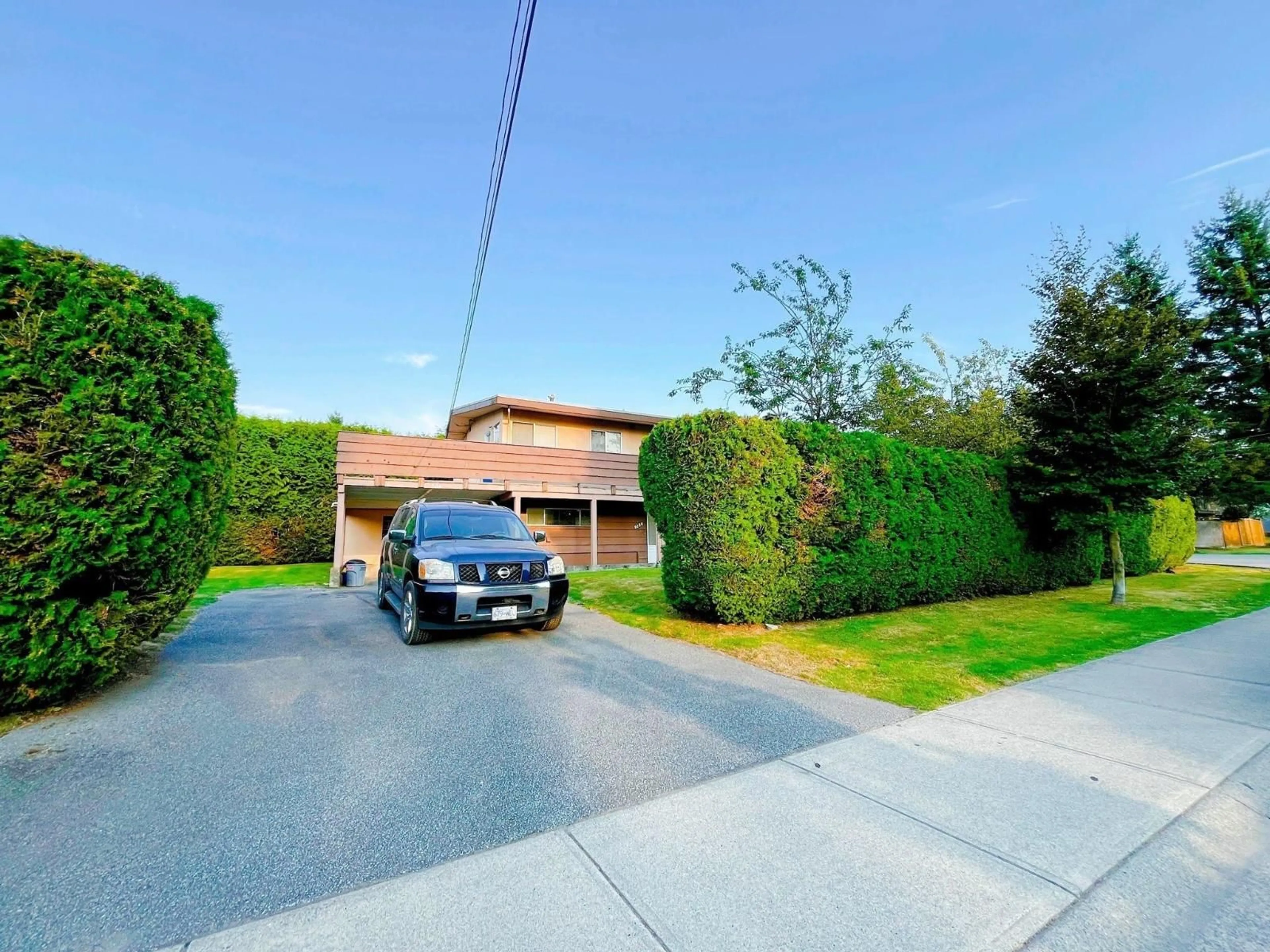 A pic from outside/outdoor area/front of a property/back of a property/a pic from drone, street for 9256 117, Delta British Columbia V4C6B8