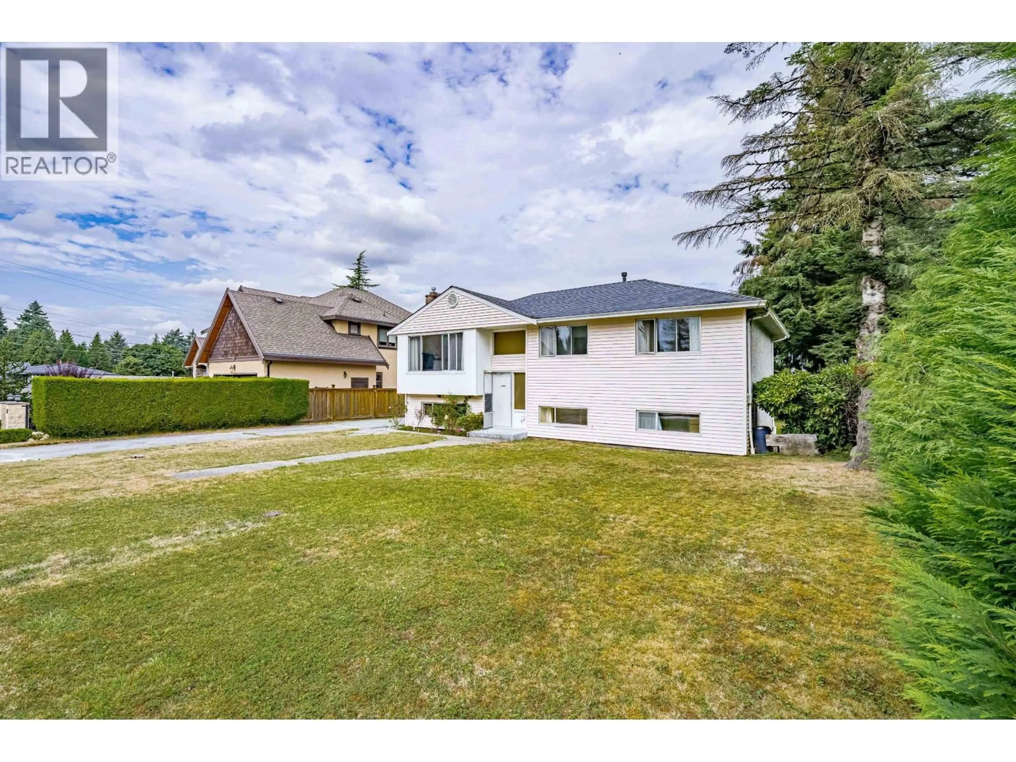 A pic from outside/outdoor area/front of a property/back of a property/a pic from drone, unknown for 837 REGAN AVENUE, Coquitlam British Columbia V3J3B1