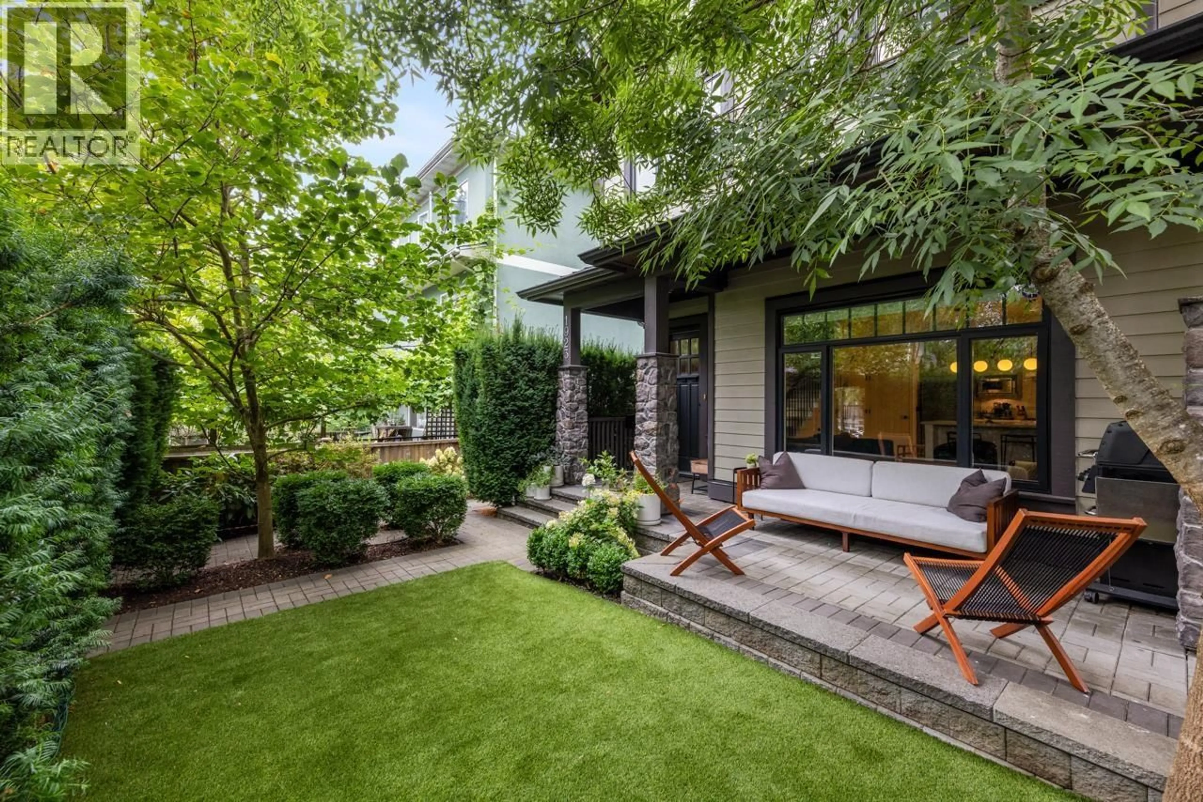 Patio, street for 1923 GRANT STREET, Vancouver British Columbia V5L2Z1