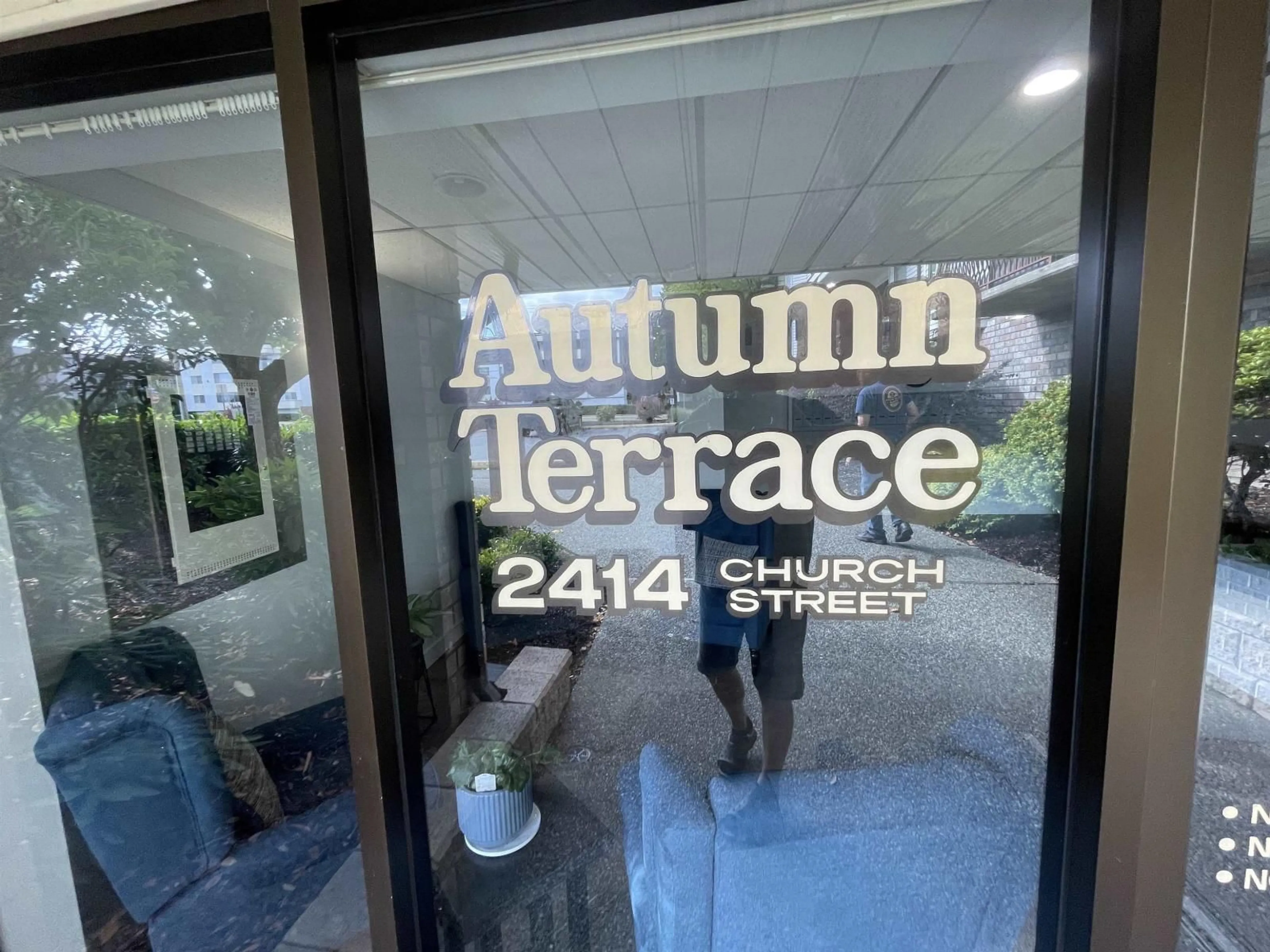 Indoor foyer for 114 - 2414 CHURCH, Abbotsford British Columbia V2T3J7