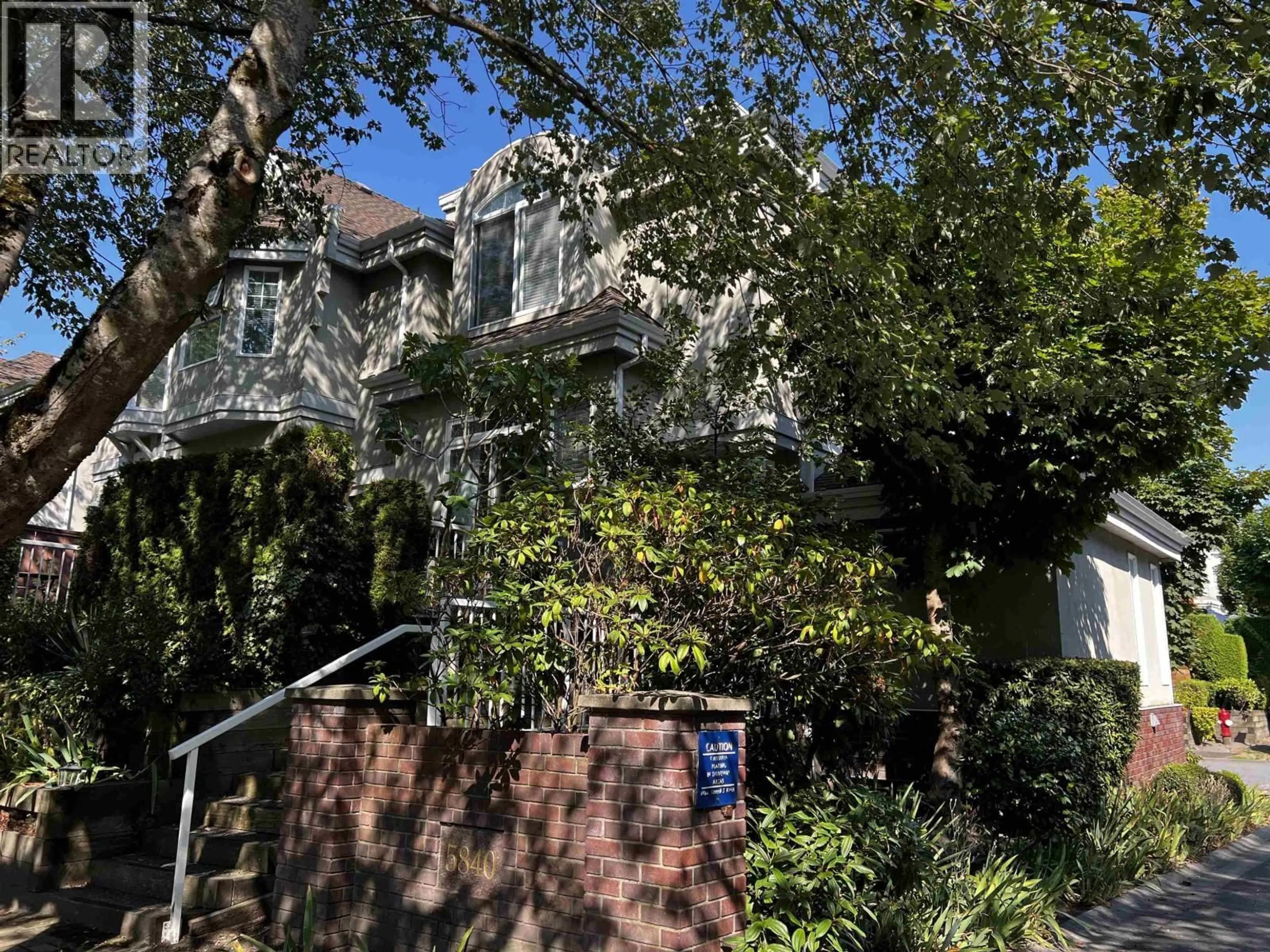A pic from outside/outdoor area/front of a property/back of a property/a pic from drone, street for 51 - 5840 DOVER CRESCENT, Richmond British Columbia V7C5P4
