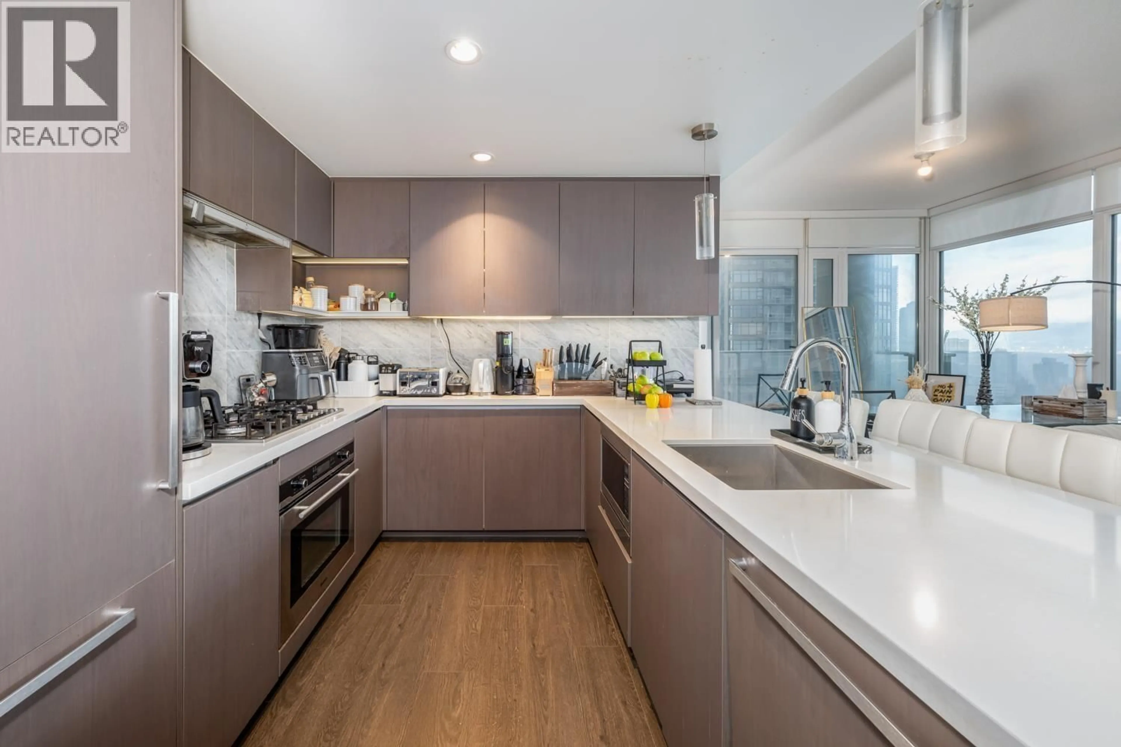Contemporary kitchen, unknown for 2807 - 6538 NELSON AVENUE, Richmond British Columbia V5H0G5