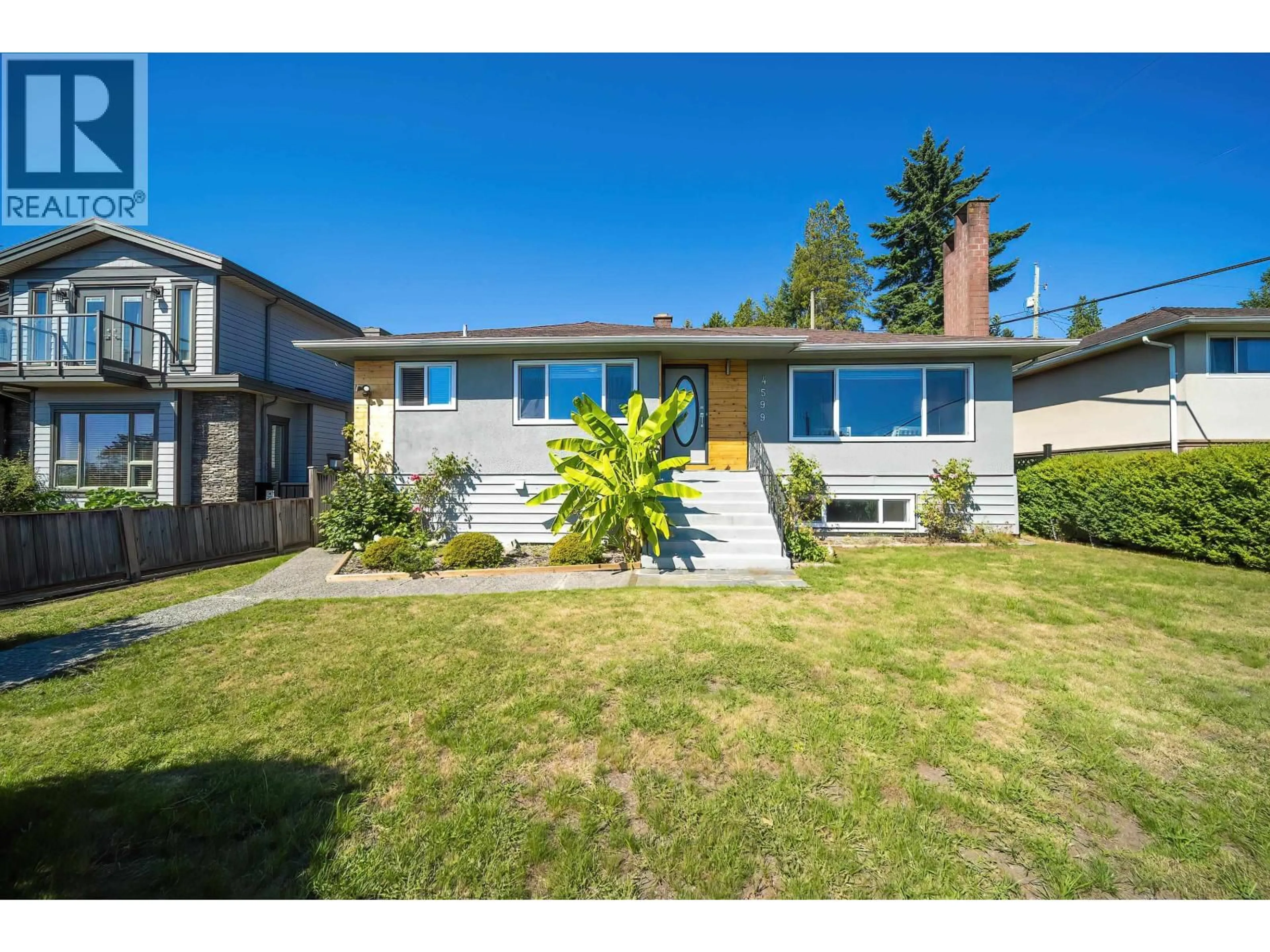 Home with vinyl exterior material, street for 4599 SUNLAND PLACE, Burnaby British Columbia V5J3A3