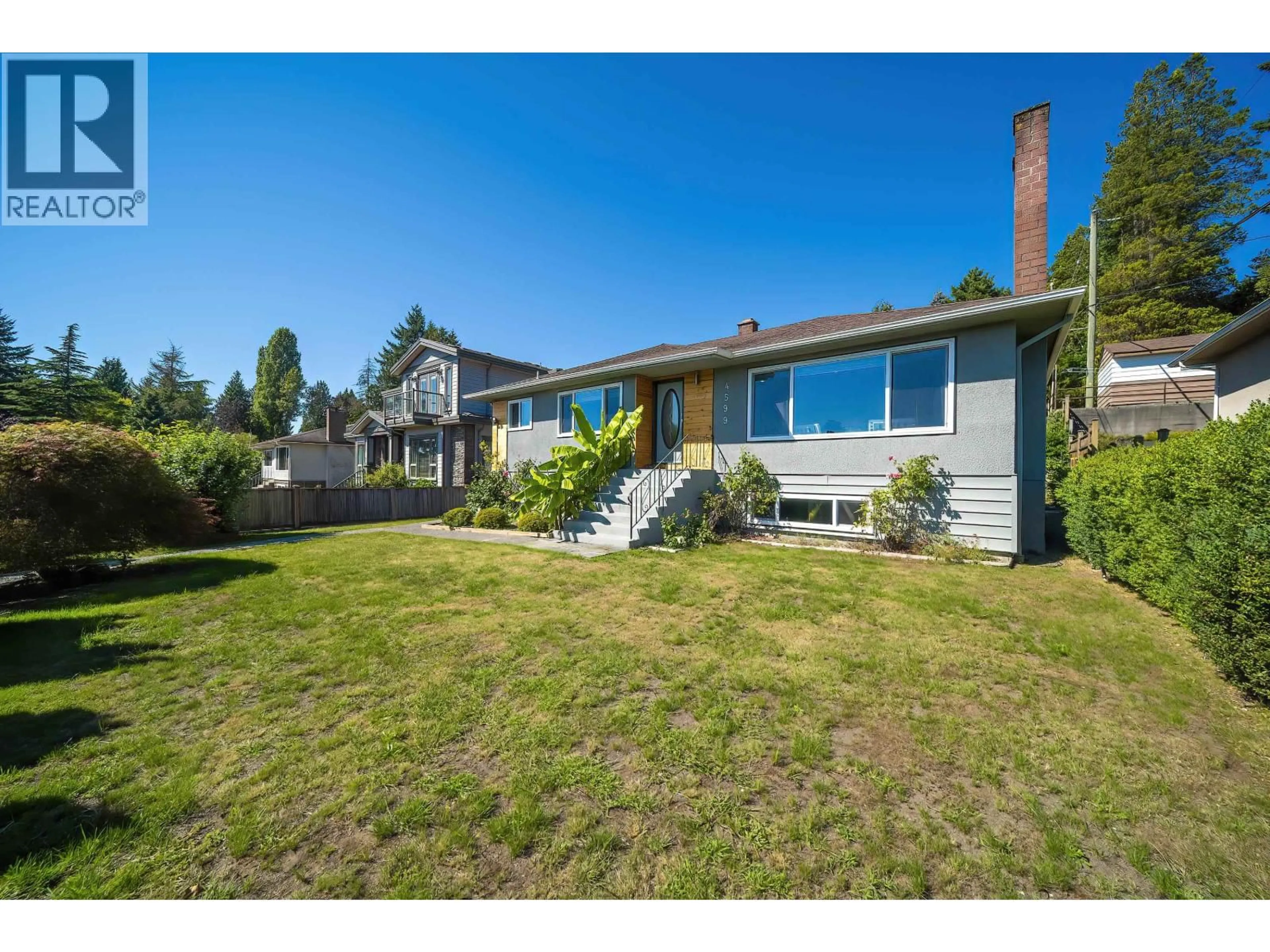 A pic from outside/outdoor area/front of a property/back of a property/a pic from drone, street for 4599 SUNLAND PLACE, Burnaby British Columbia V5J3A3
