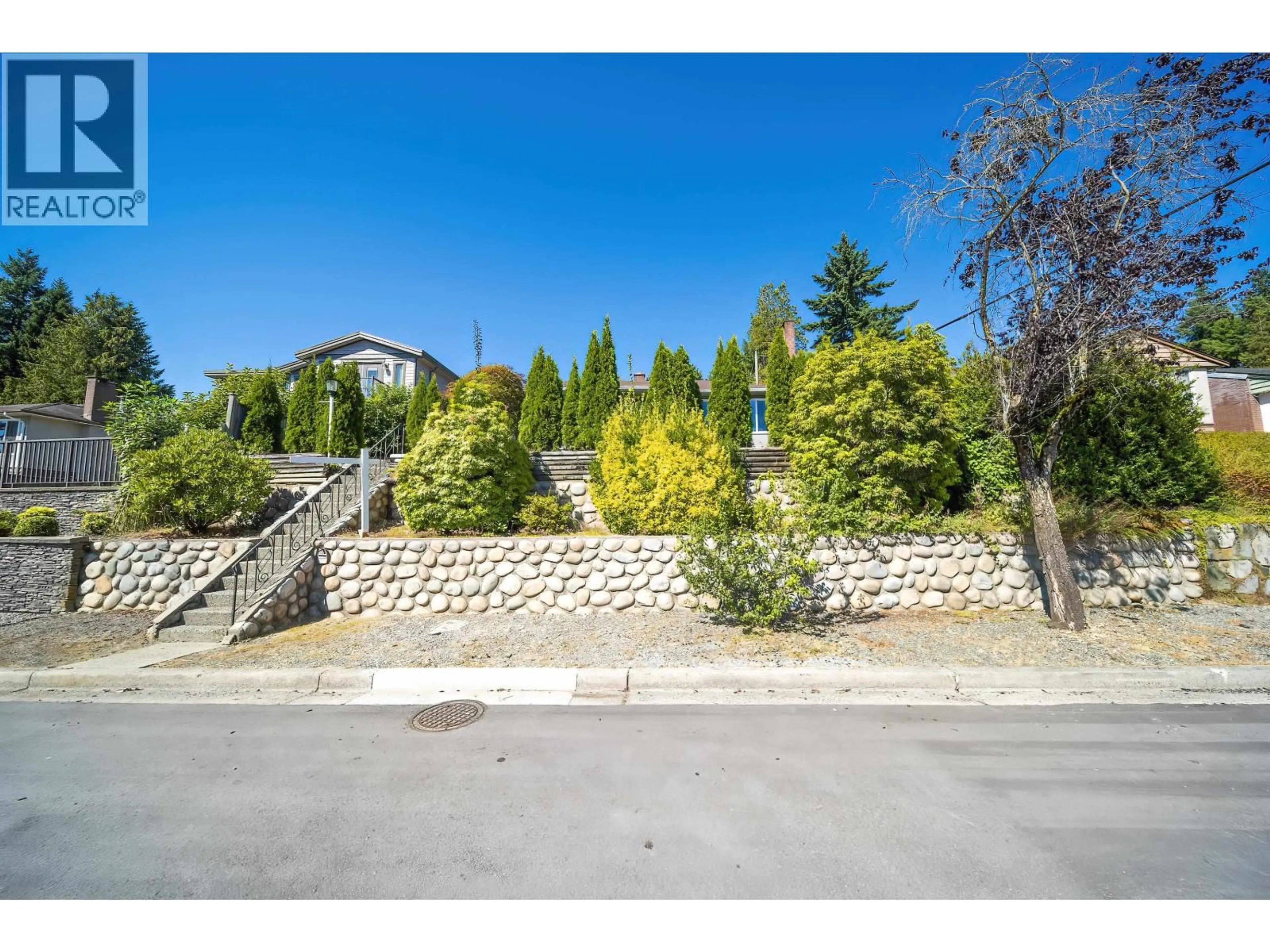 A pic from outside/outdoor area/front of a property/back of a property/a pic from drone, street for 4599 SUNLAND PLACE, Burnaby British Columbia V5J3A3