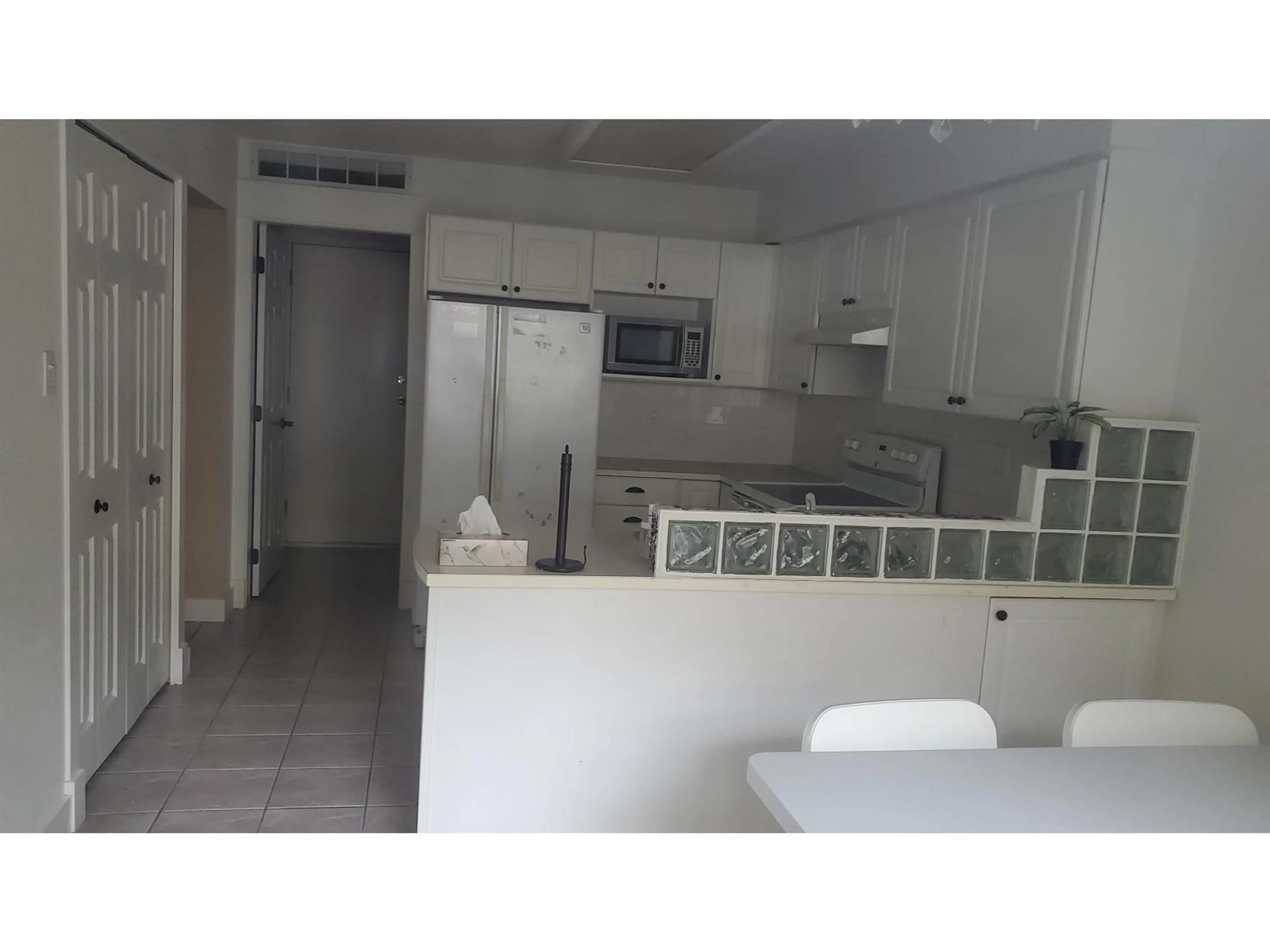 Standard kitchen, unknown for 63 - 16318 82, Surrey British Columbia V4N0N9