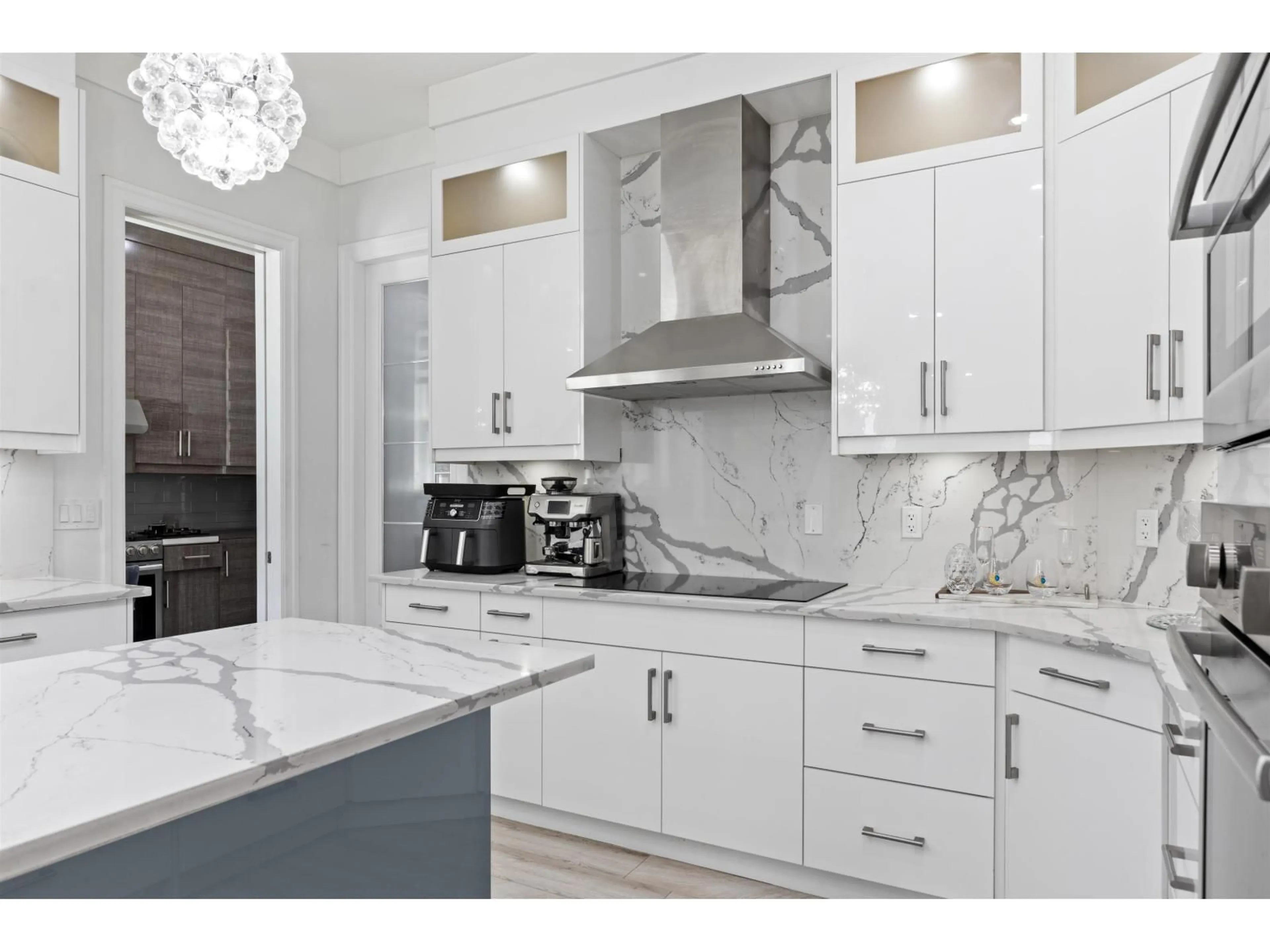 Contemporary kitchen, ceramic/tile floor for 14678 ST. ANDREWS, Surrey British Columbia V3R5V4