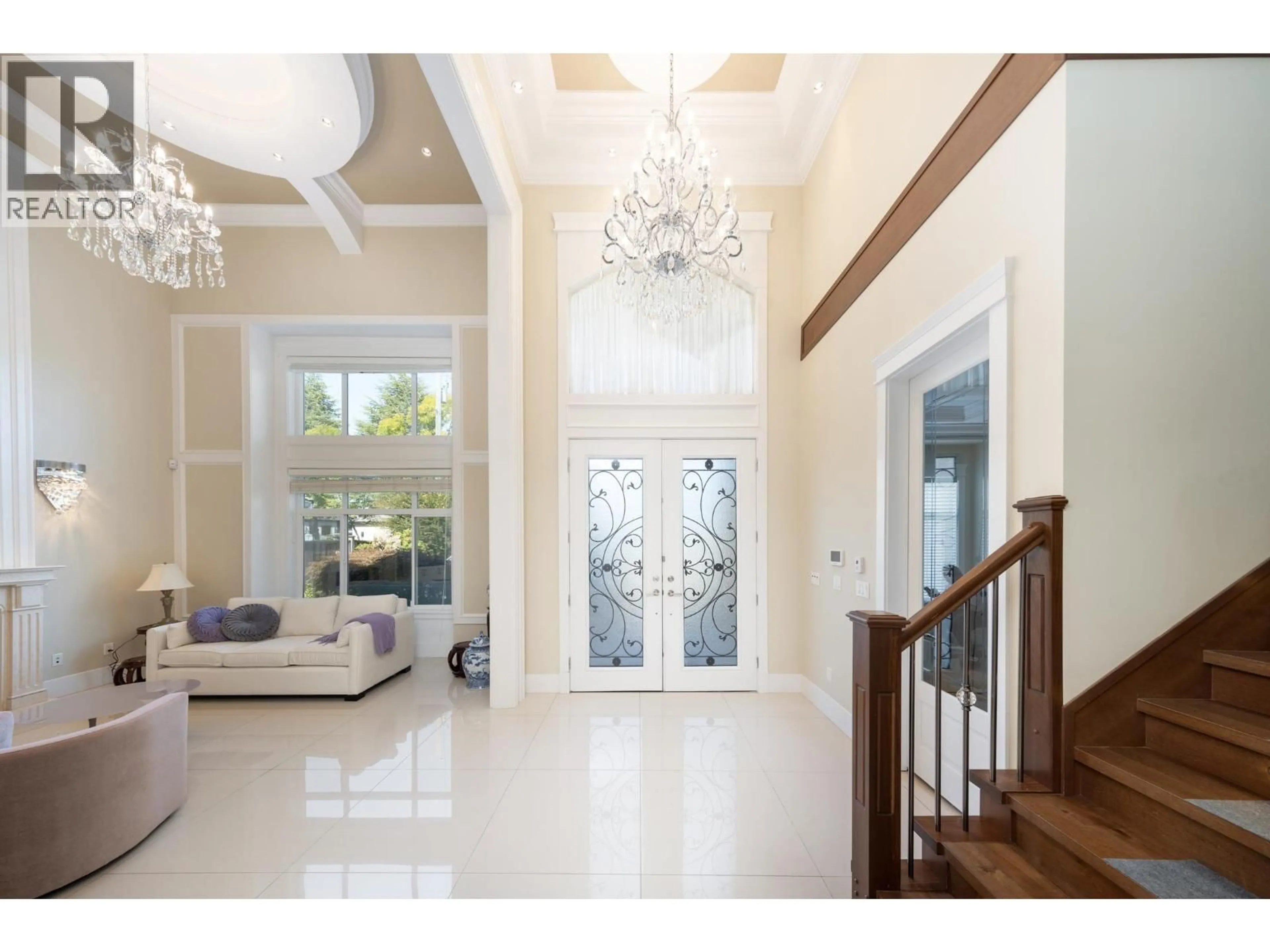 Indoor entryway for 6160 GRANVILLE AVENUE, Richmond British Columbia V7C1G1