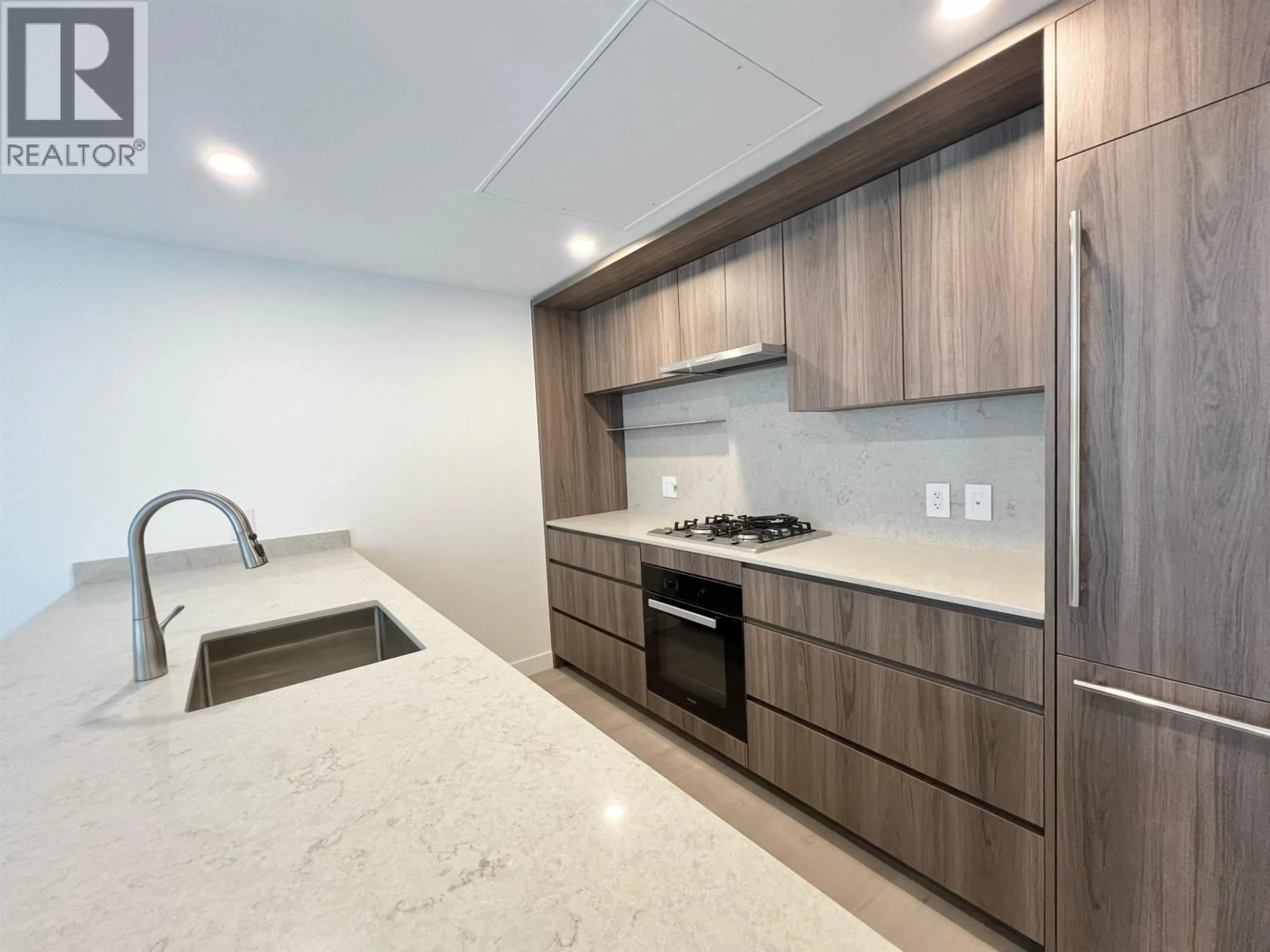 Standard kitchen, unknown for 216 - 5212 CAMBIE STREET, Vancouver British Columbia V5Z2Z7