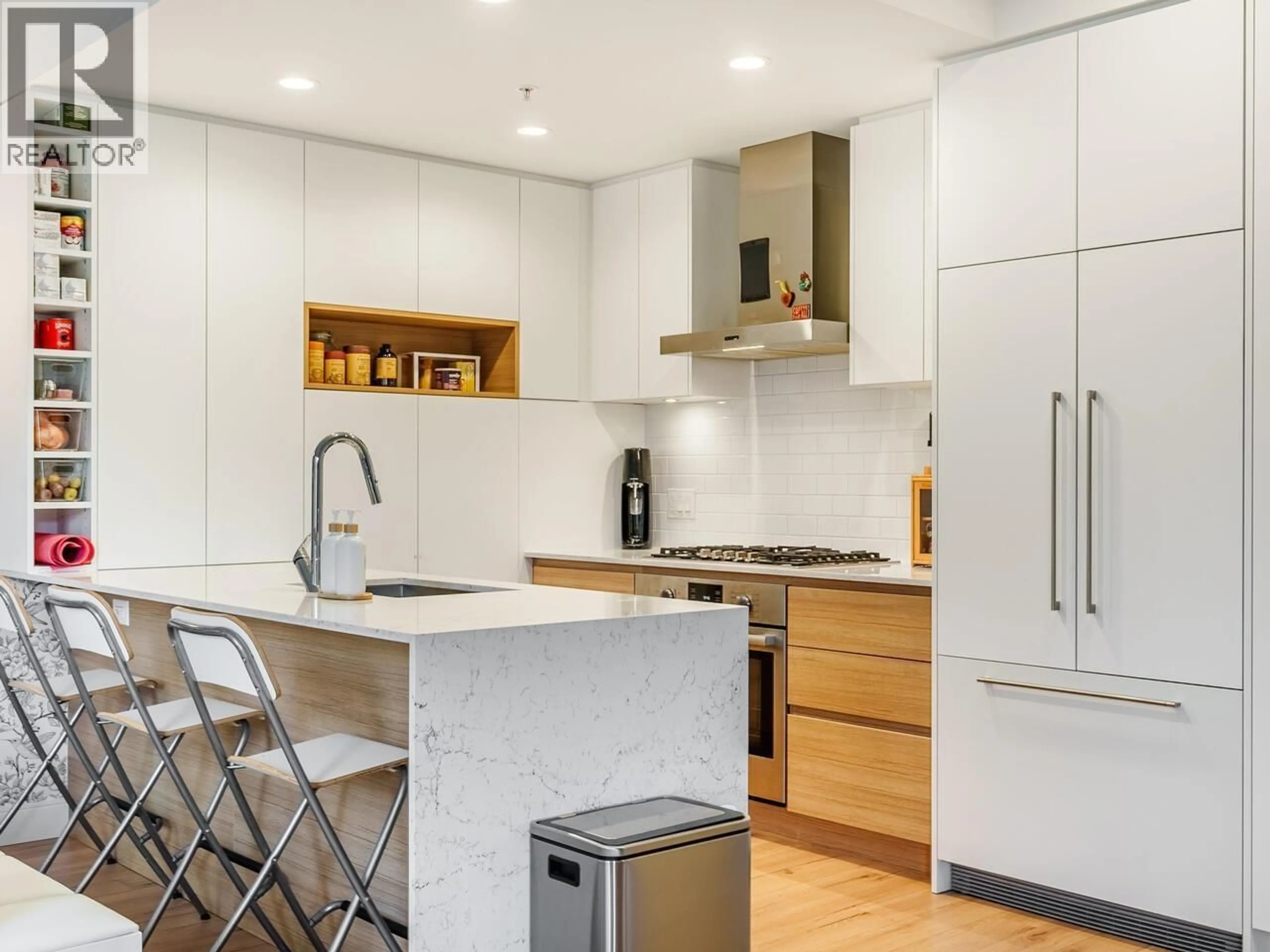 Contemporary kitchen, unknown for 329 - 55 KLAHANIE DRIVE, Port Moody British Columbia V3H0M9