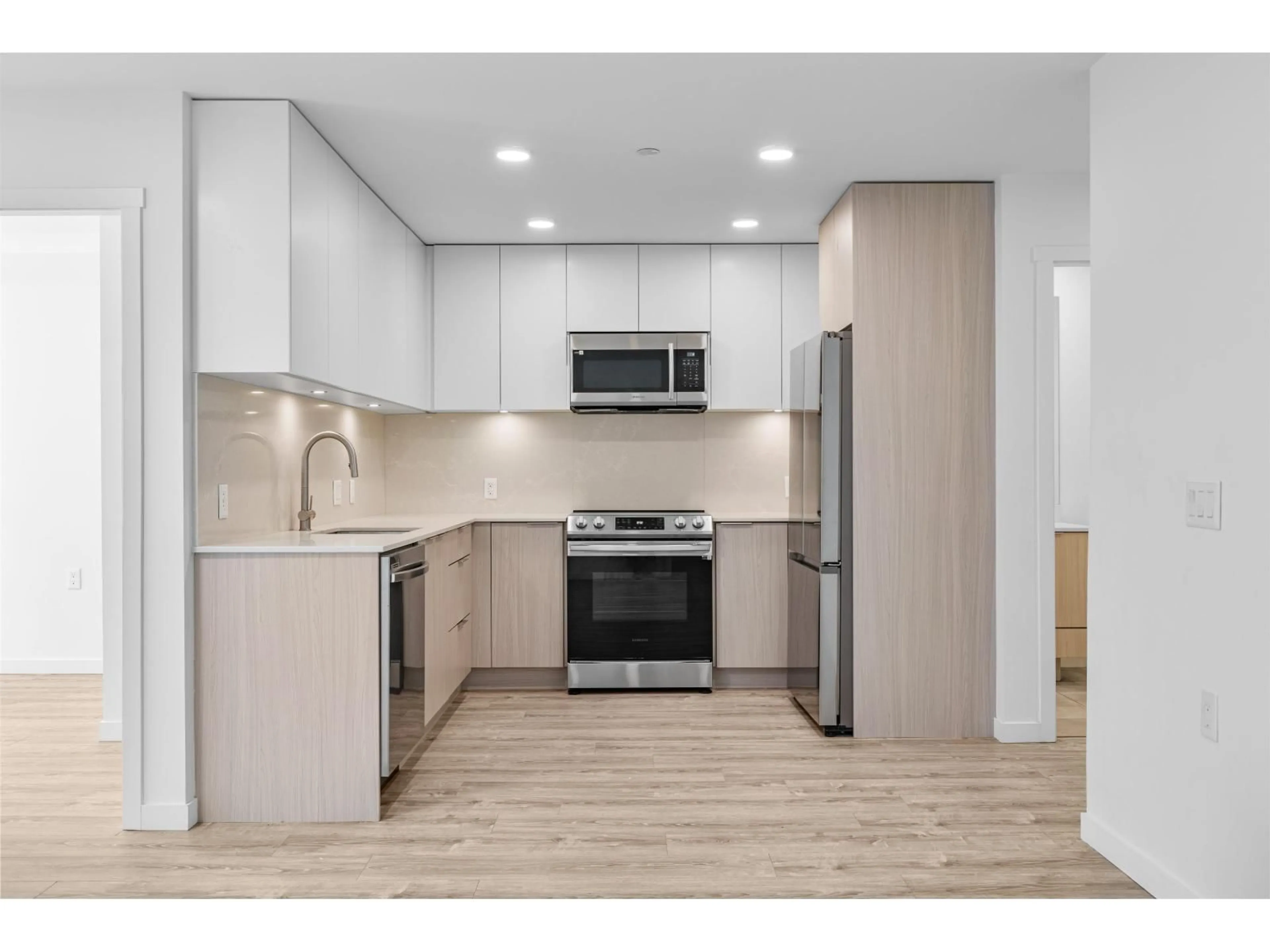 Unknown for 220 - 13968 LAUREL, Surrey British Columbia V3T0S9