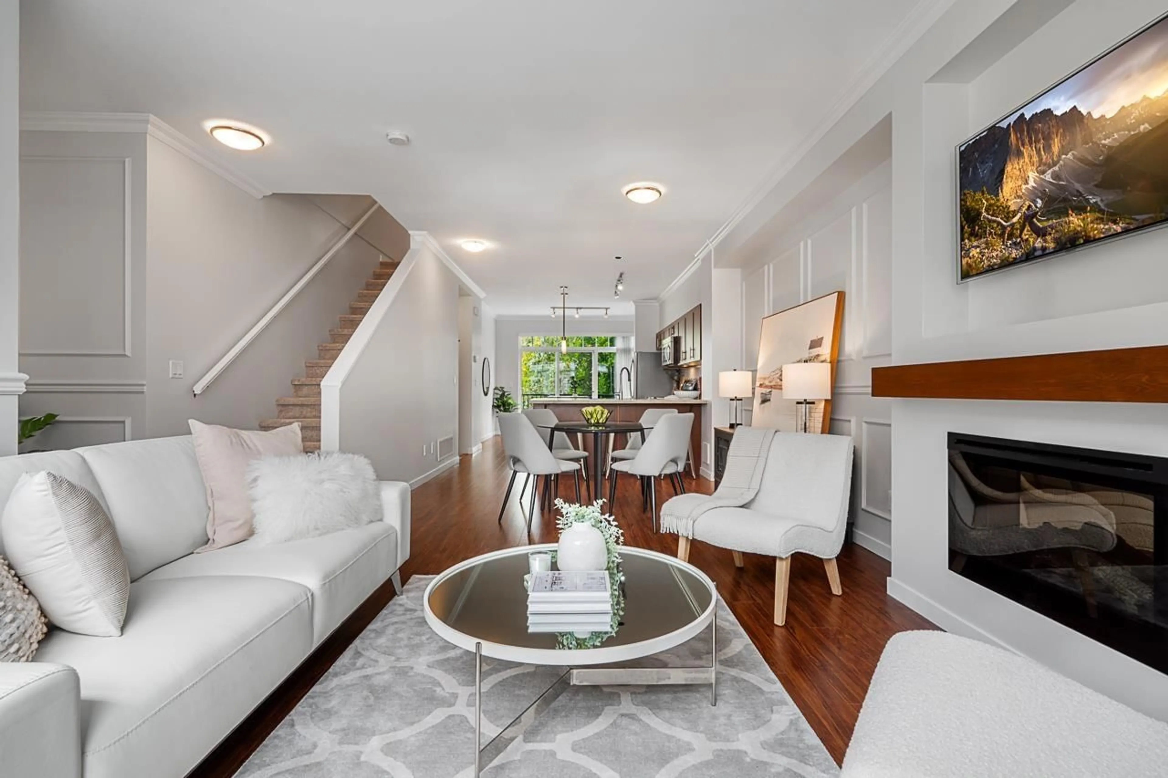 Living room with furniture, unknown for 33 - 14356 63A, Surrey British Columbia V3X0E3