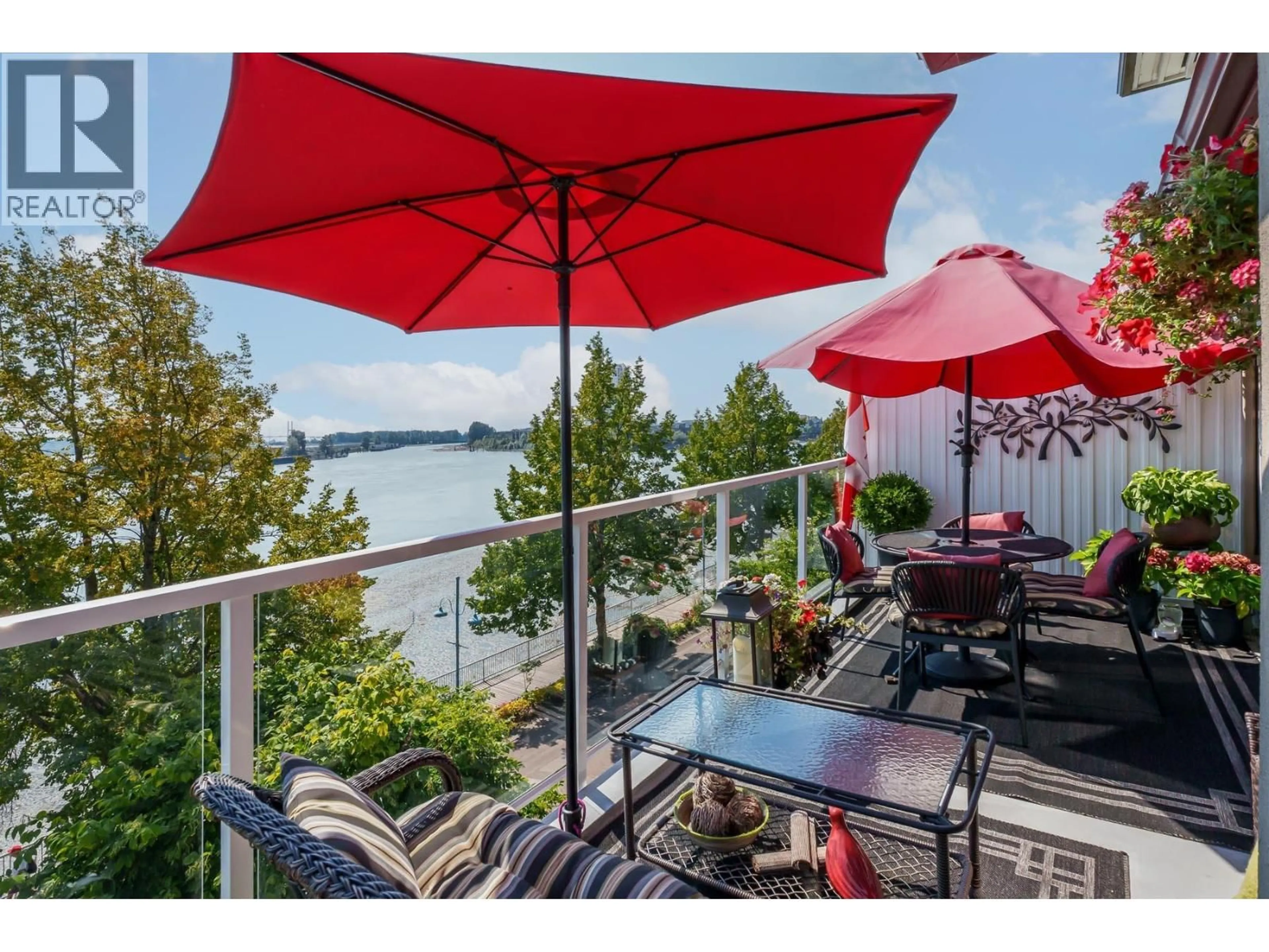Patio, water/lake/river/ocean view for 408 - 12 K DE K COURT, New Westminster British Columbia V3M6C5