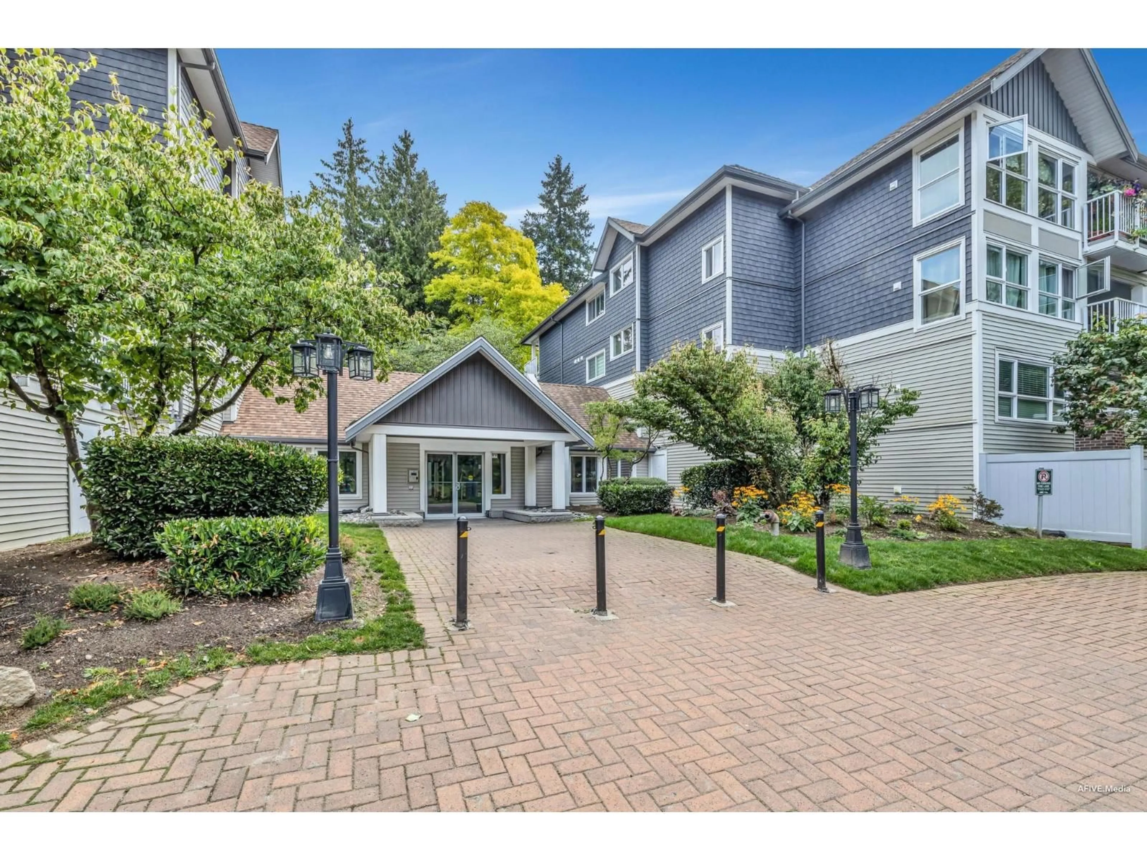 Unknown for 321 - 9688 148, Surrey British Columbia V3R0W2