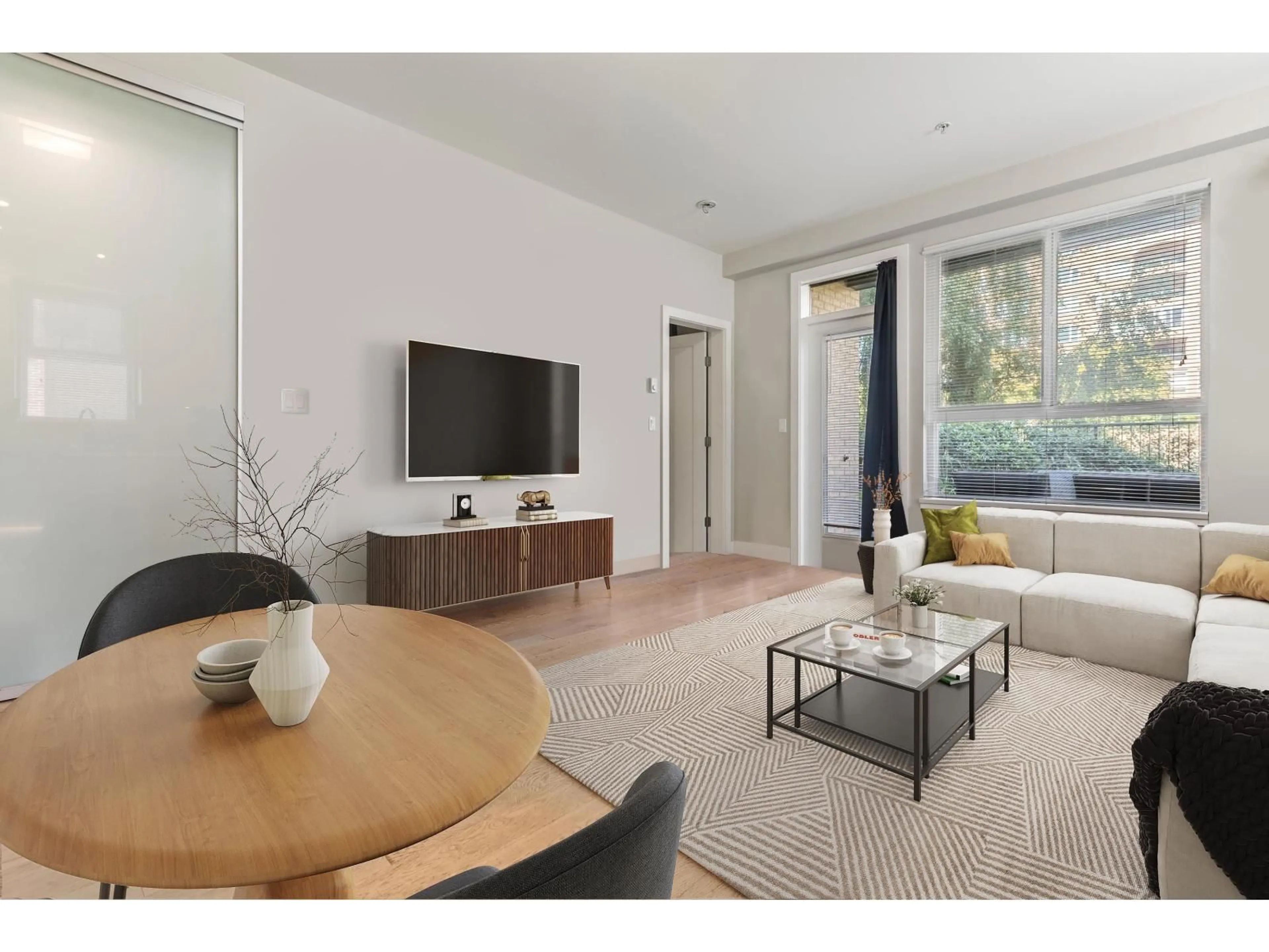 Living room with furniture, unknown for 104 - 3090 GLADWIN, Abbotsford British Columbia V2T0G2