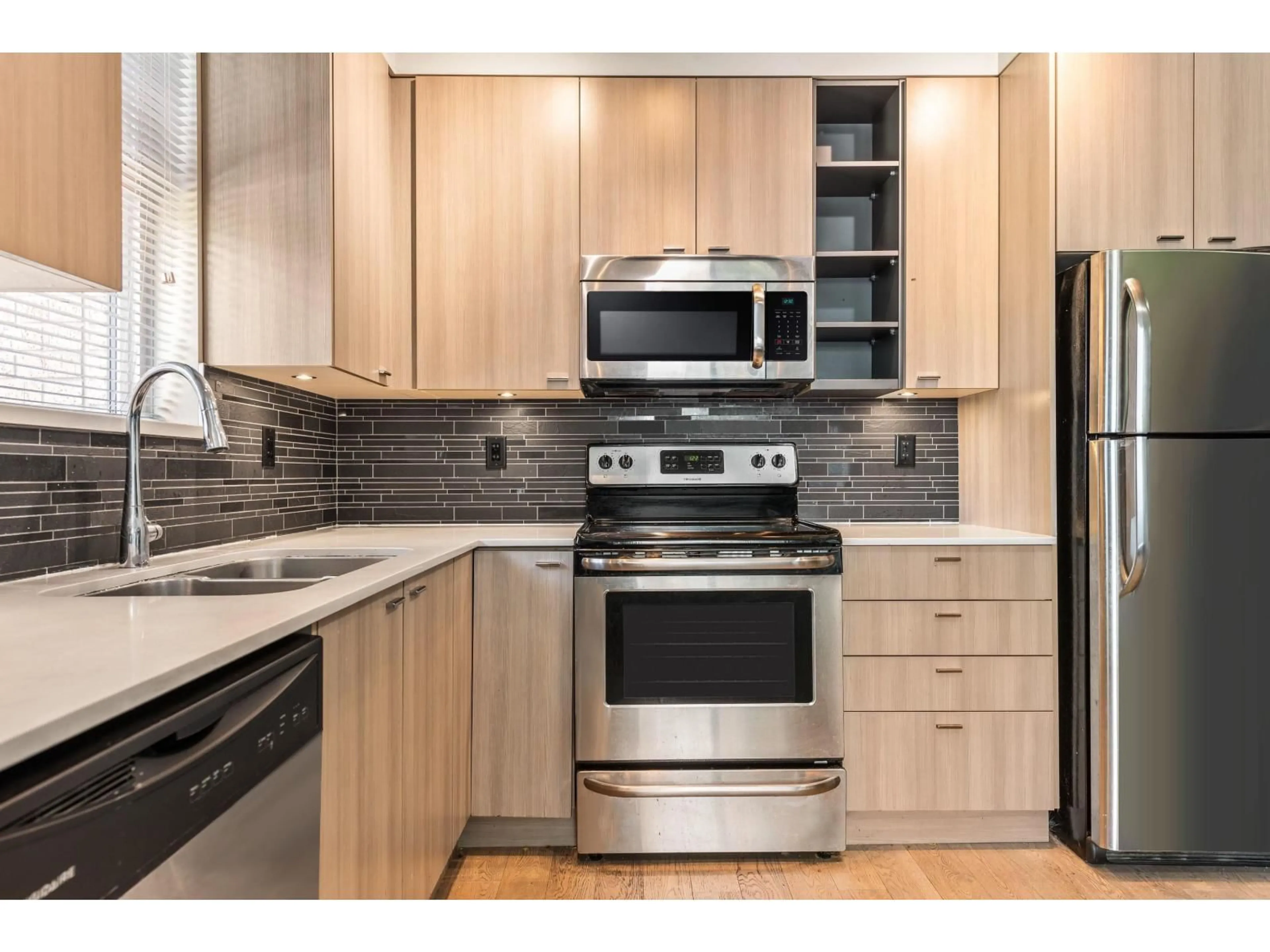 Standard kitchen, wood/laminate floor for 104 - 3090 GLADWIN, Abbotsford British Columbia V2T0G2