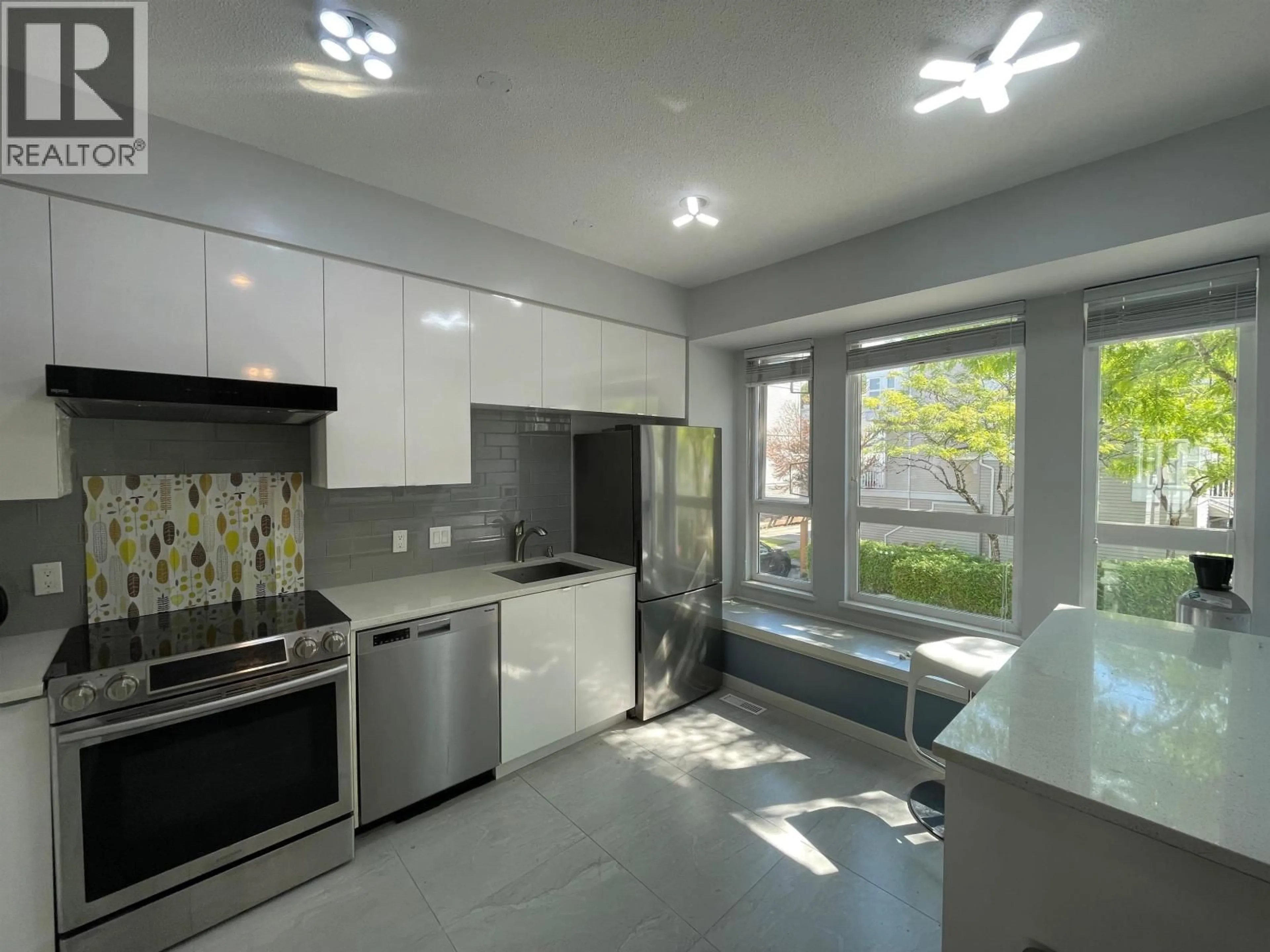 Standard kitchen, unknown for 40 - 12331 MCNEELY DRIVE, Richmond British Columbia V6V2S3