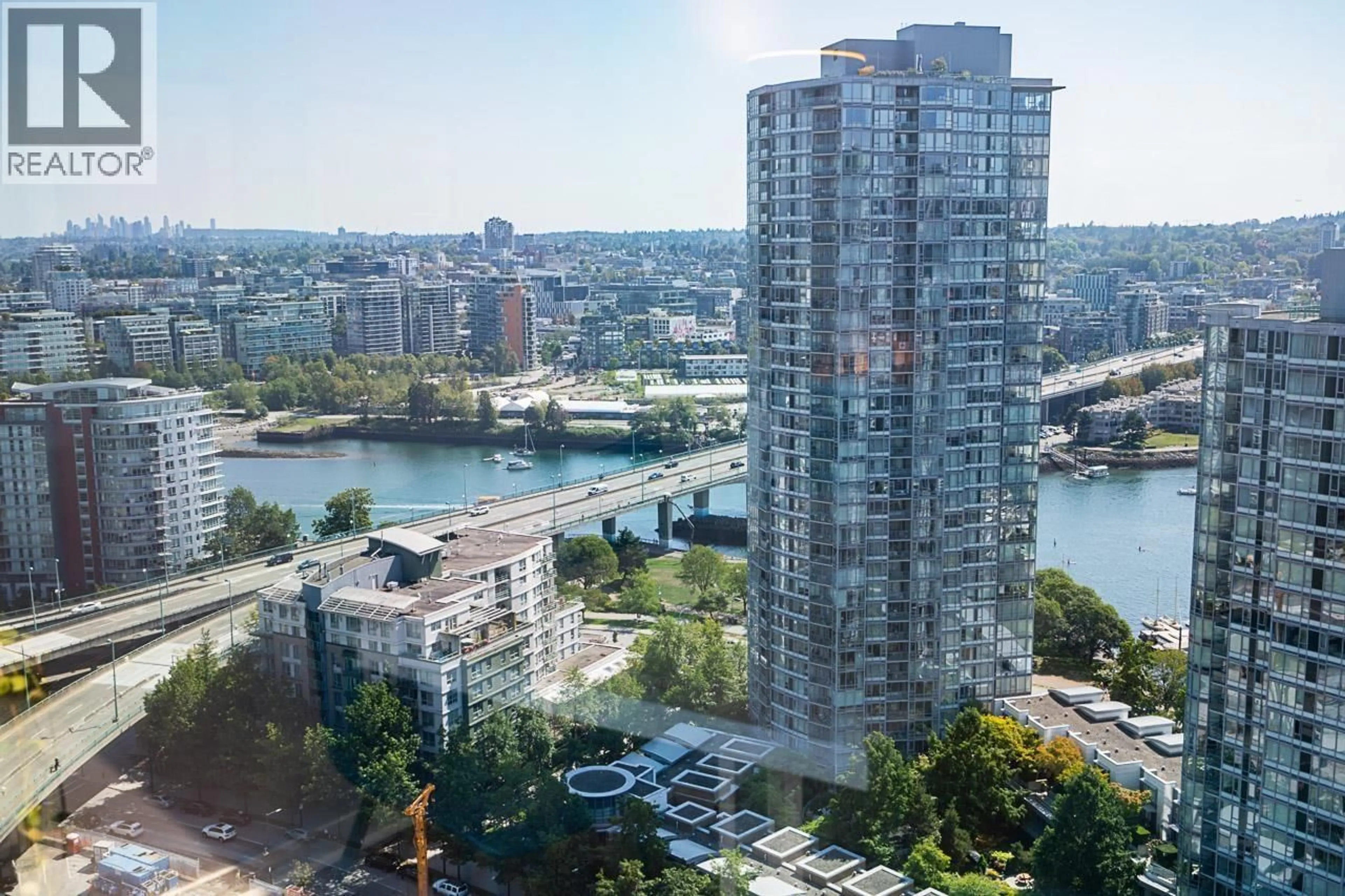 A pic from outside/outdoor area/front of a property/back of a property/a pic from drone, city buildings view from balcony for 3105 - 1009 EXPO BOULEVARD, Vancouver British Columbia V6Z2V9