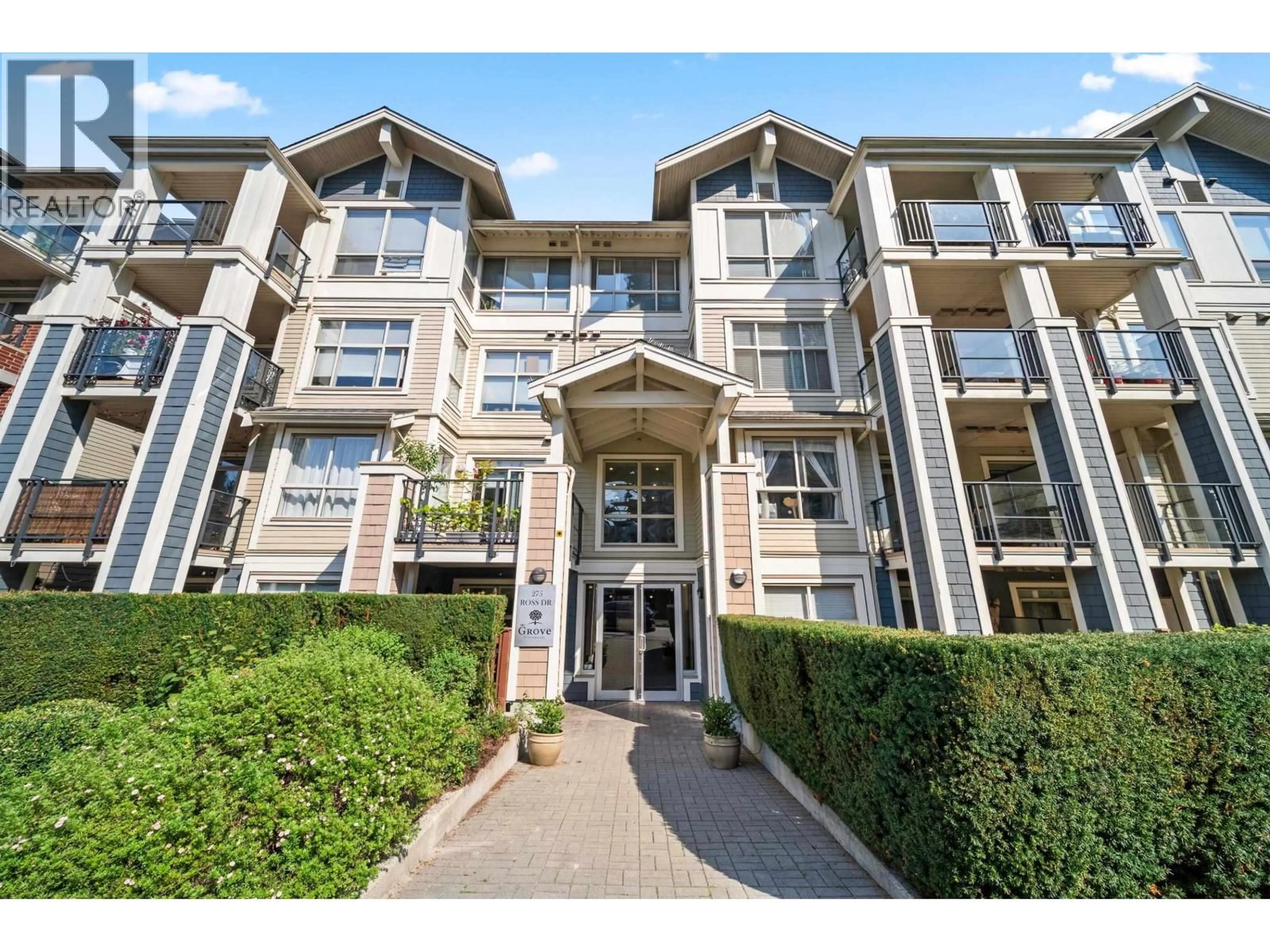 Indoor foyer for 207 - 275 ROSS STREET, New Westminster British Columbia V3L0B6