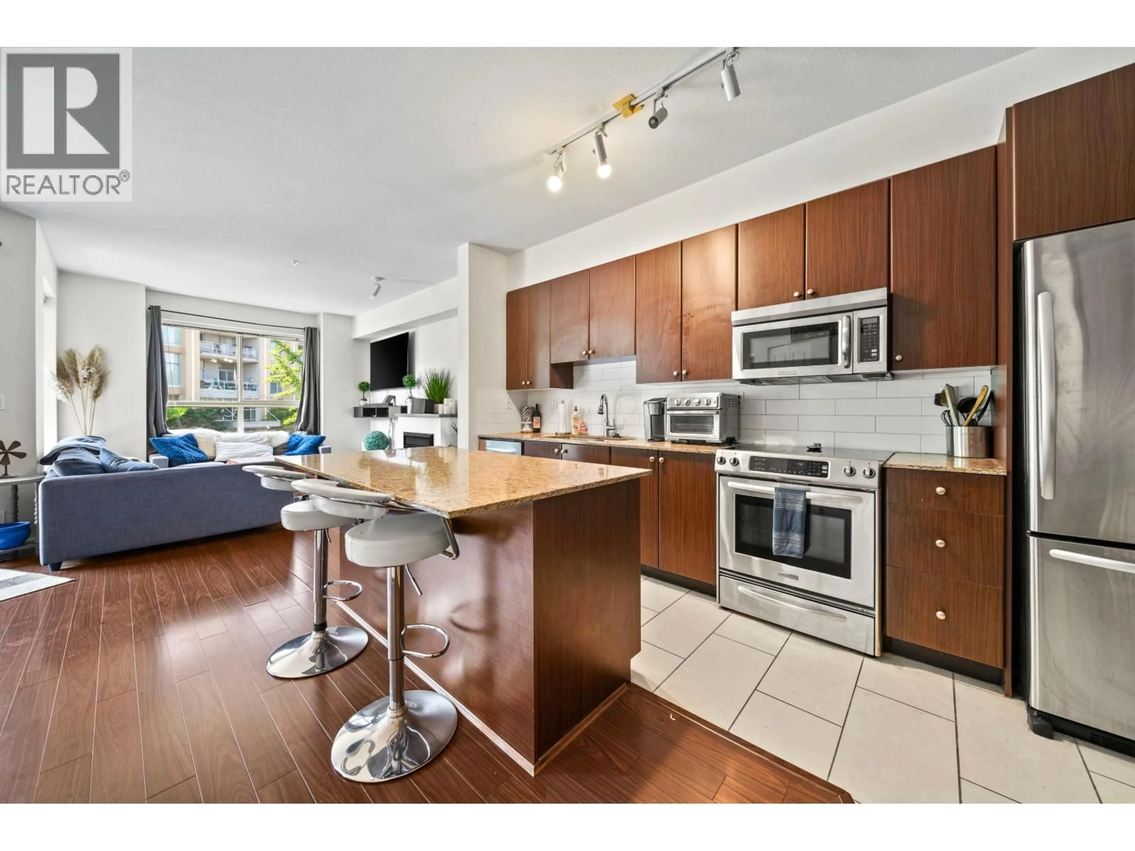 Open concept kitchen, wood/laminate floor for 207 - 275 ROSS STREET, New Westminster British Columbia V3L0B6