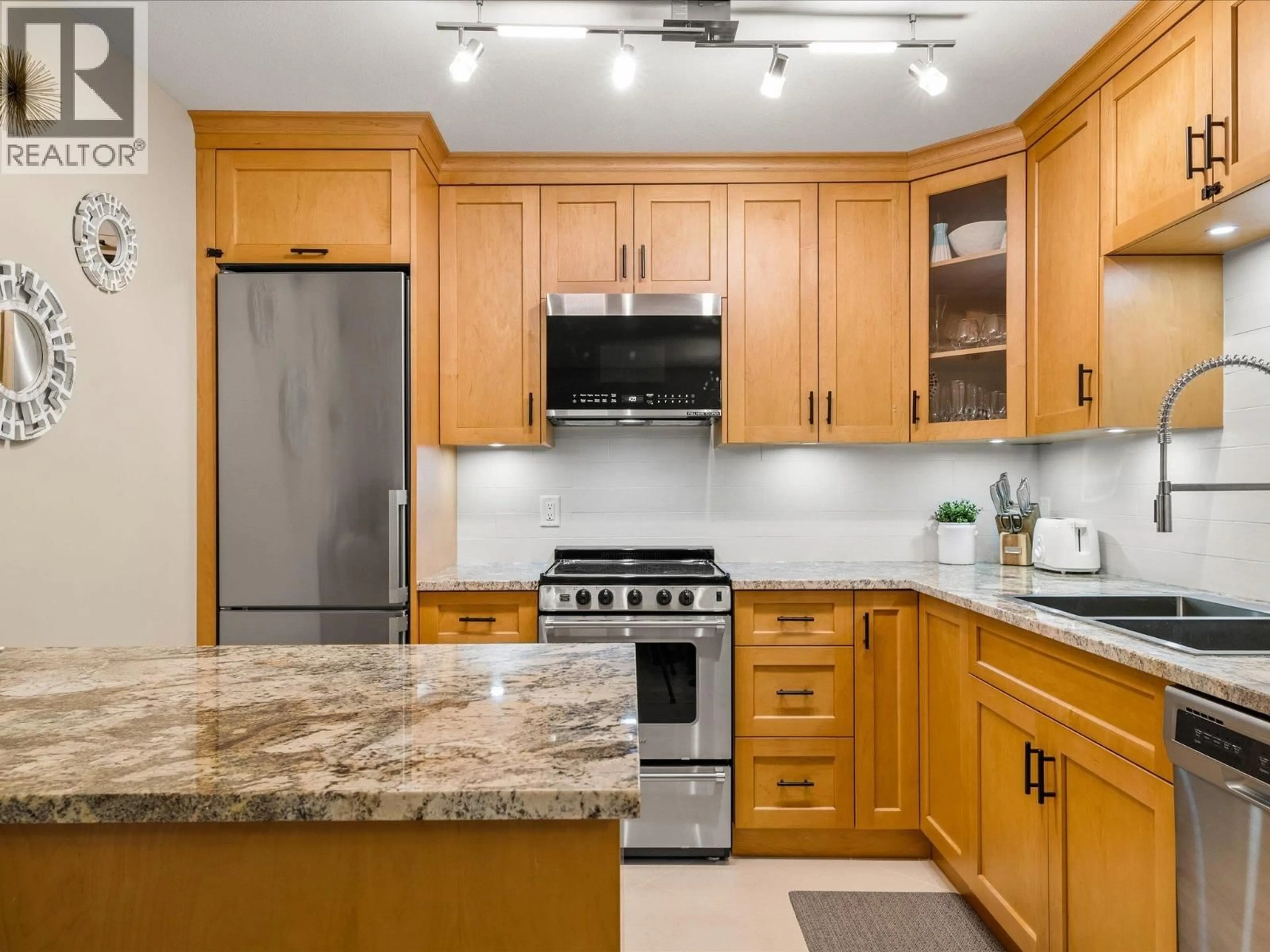 Standard kitchen, ceramic/tile floor for 47 - 4335 NORTHLANDS BOULEVARD, Whistler British Columbia V0N1B4