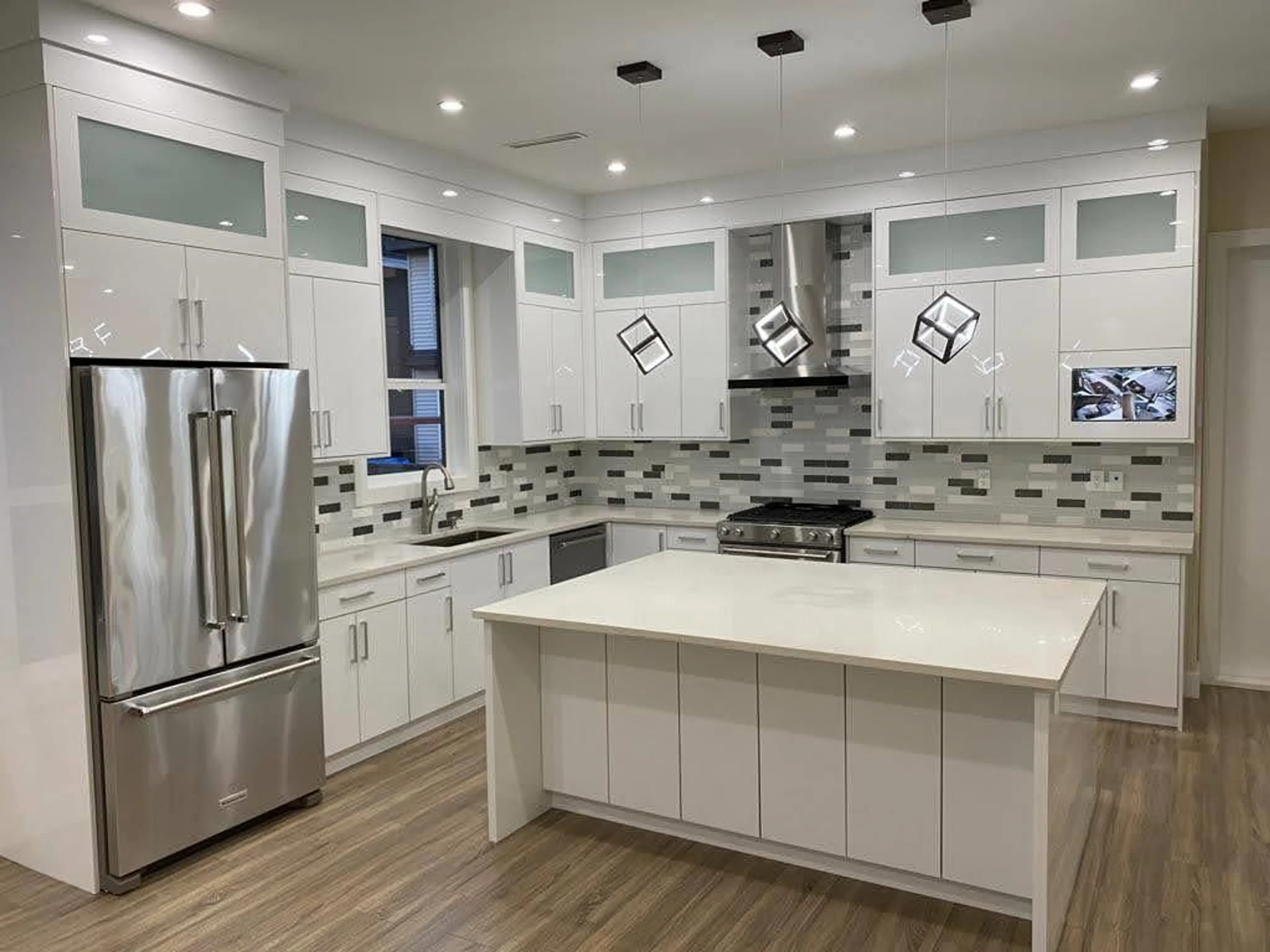 Contemporary kitchen, ceramic/tile floor for 5808 140A, Surrey British Columbia V3X2S1
