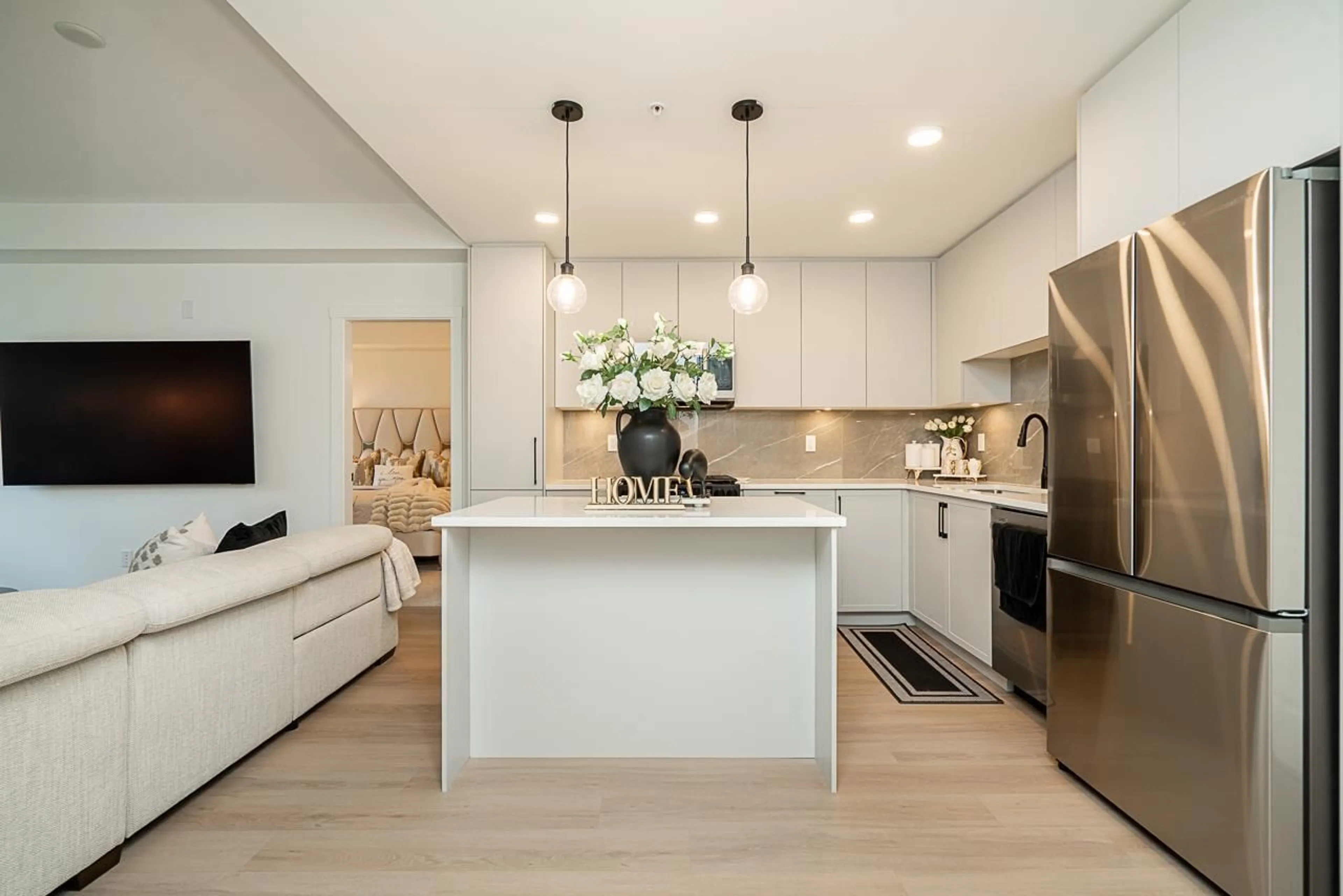 Open concept kitchen, unknown for 608 - 3528 146A, Surrey British Columbia V4P0H4