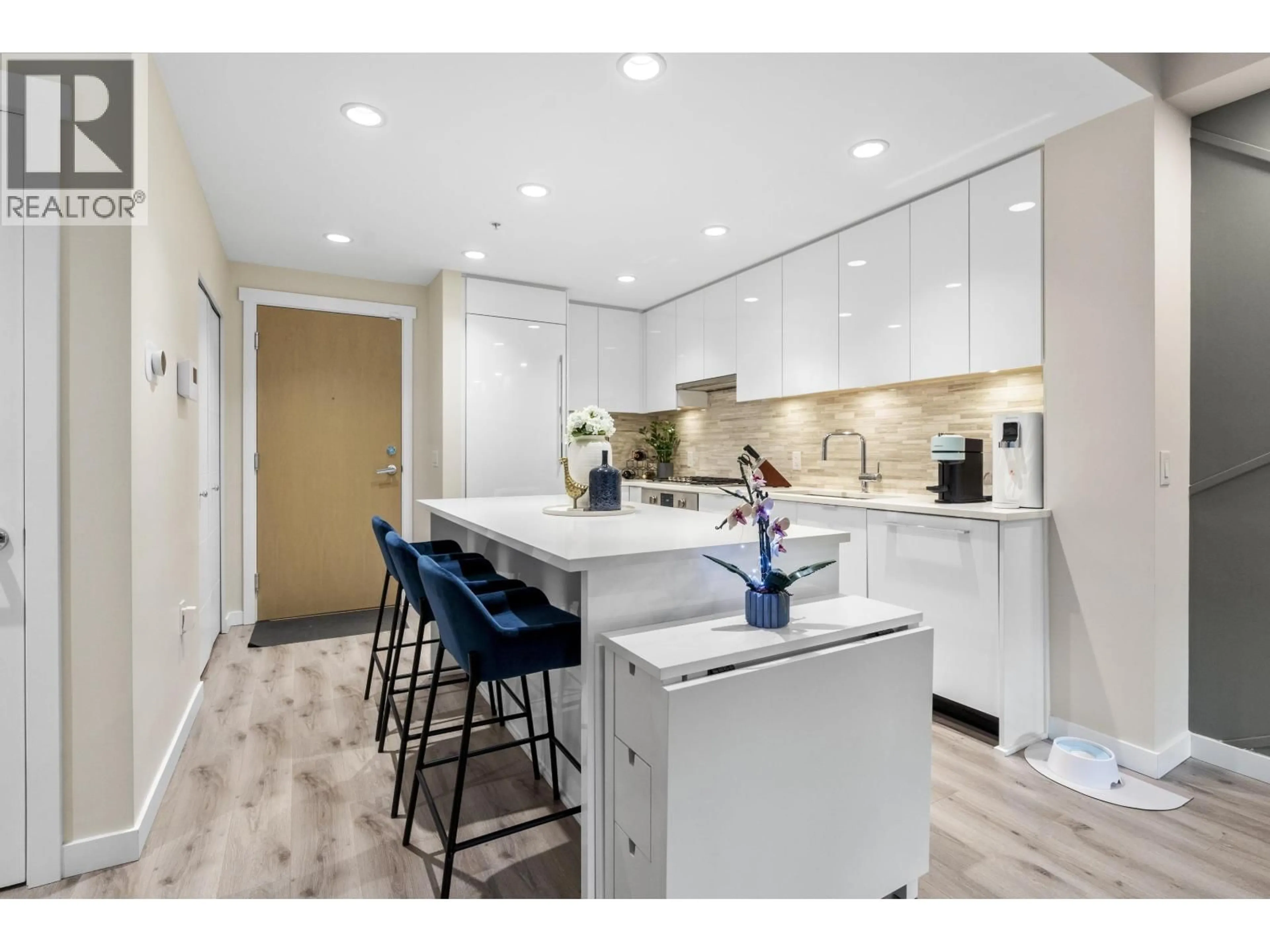 Open concept kitchen, unknown for 125 - 9233 ODLIN ROAD, Richmond British Columbia V6X0V4