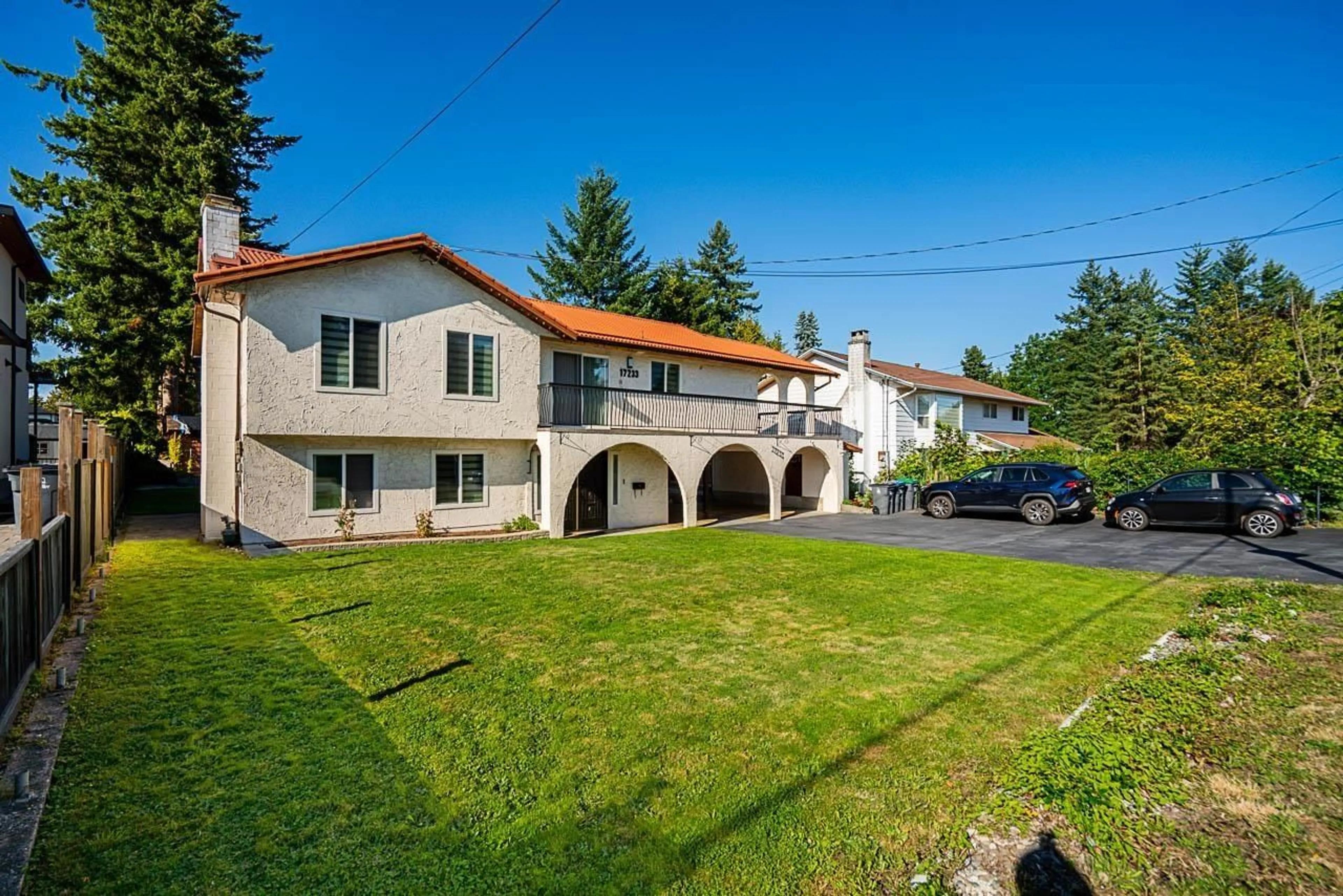 A pic from outside/outdoor area/front of a property/back of a property/a pic from drone, street for 17233 60, Surrey British Columbia V3S1T7