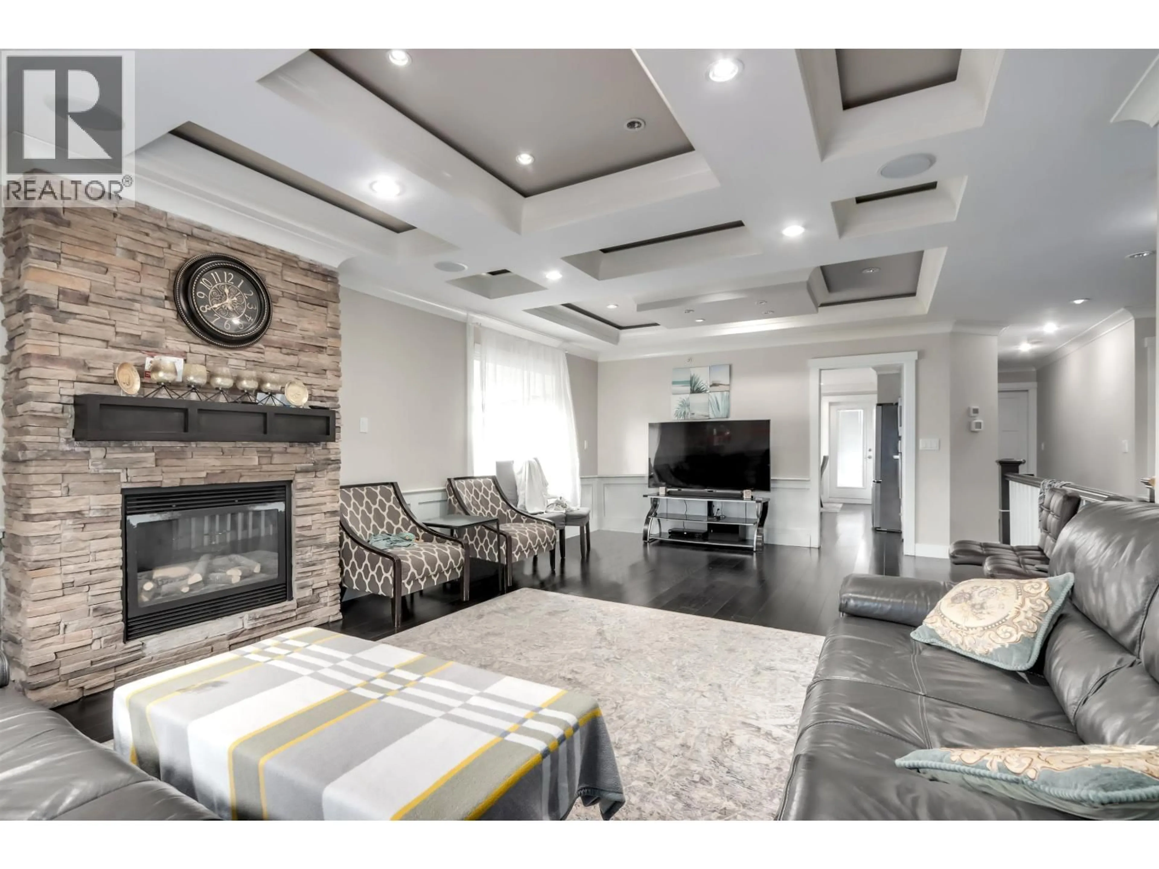 Living room with furniture, unknown for 8363 VICTORIA DRIVE, Vancouver British Columbia V5P4A8