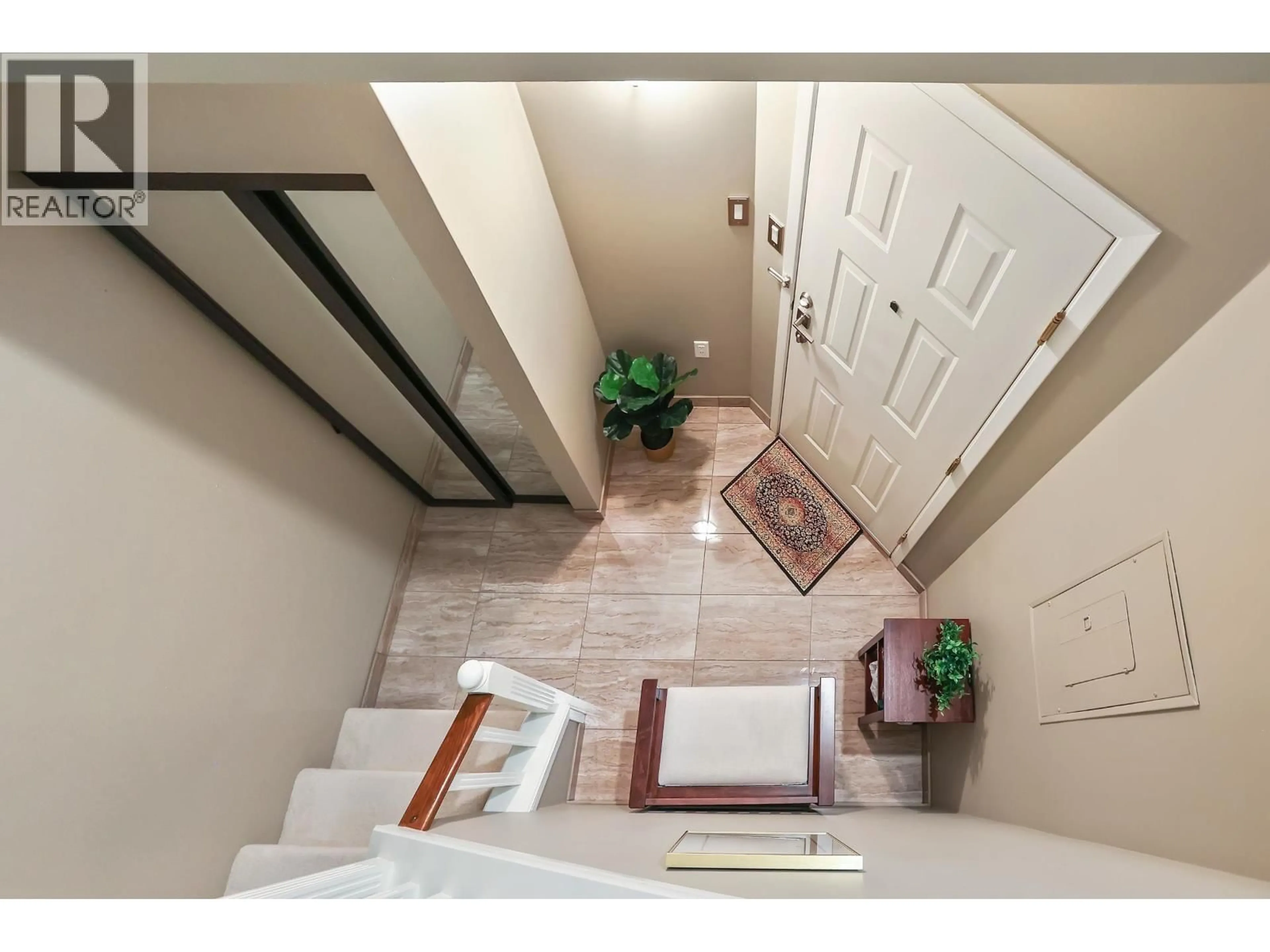 Indoor entryway for 3 - 3980 CANADA WAY, Burnaby British Columbia V5G1G7