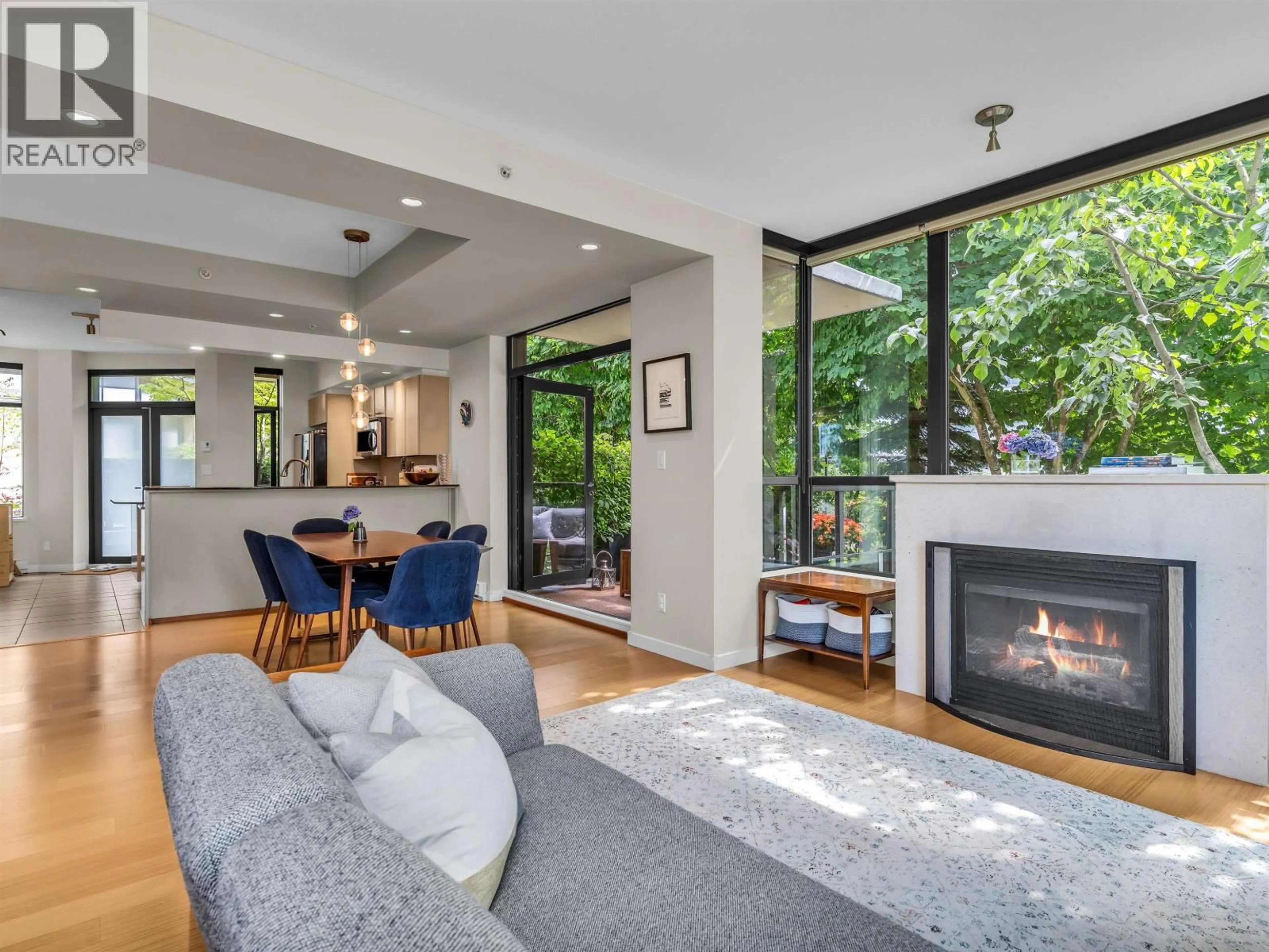 Living room with furniture, unknown for 180 6TH STREET, North Vancouver British Columbia V7M2M2