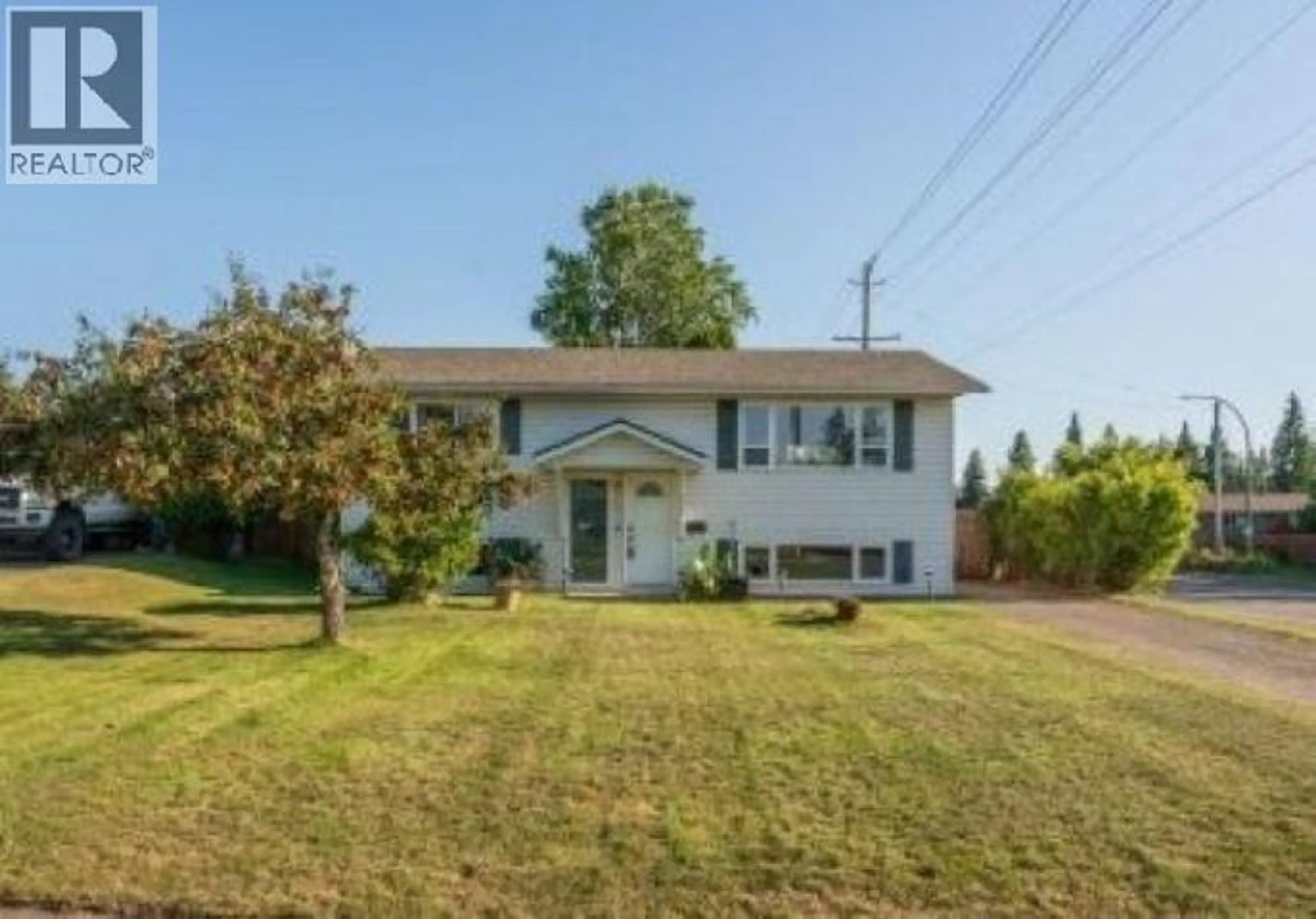 A pic from outside/outdoor area/front of a property/back of a property/a pic from drone, street for 199 MCKINLEY CRESCENT, Prince George British Columbia V2M4S3