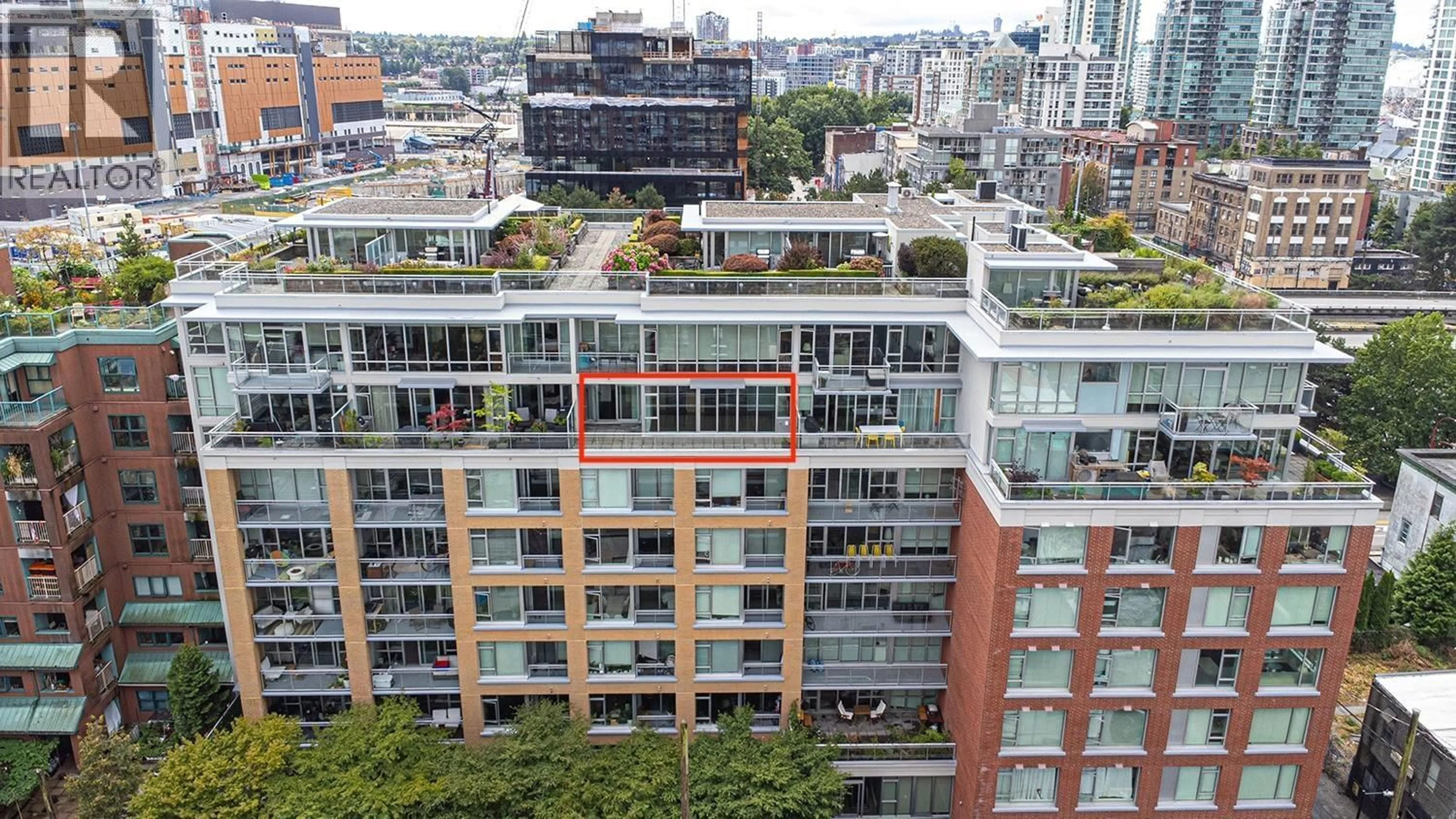 A pic from outside/outdoor area/front of a property/back of a property/a pic from drone, city buildings view from balcony for 805 - 221 UNION STREET, Vancouver British Columbia V6A0B4