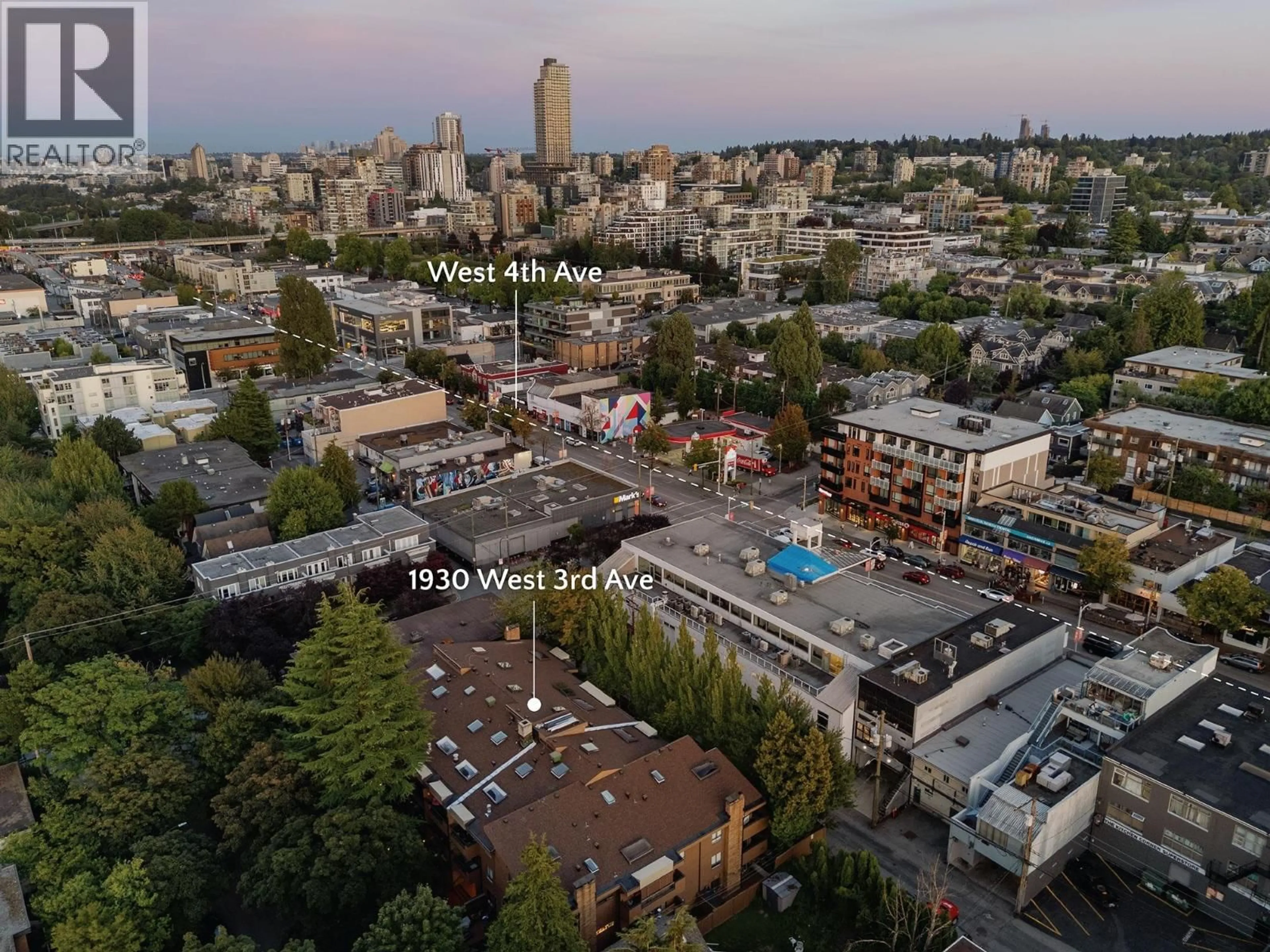 A pic from outside/outdoor area/front of a property/back of a property/a pic from drone, city buildings view from balcony for 207 - 1930 3RD AVENUE, Vancouver British Columbia V6J1L1