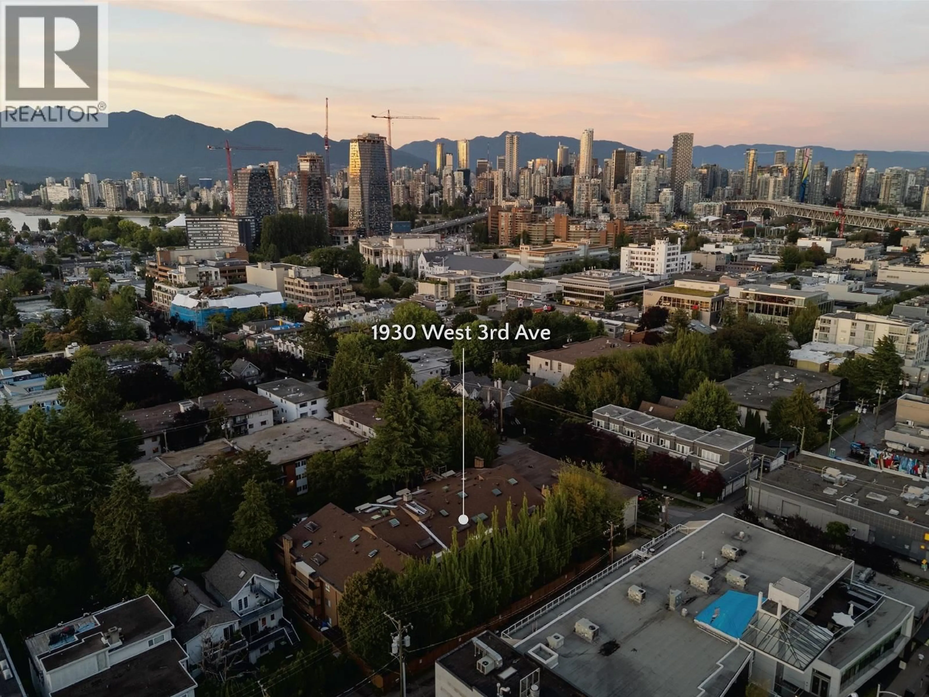 A pic from outside/outdoor area/front of a property/back of a property/a pic from drone, city buildings view from balcony for 207 - 1930 3RD AVENUE, Vancouver British Columbia V6J1L1
