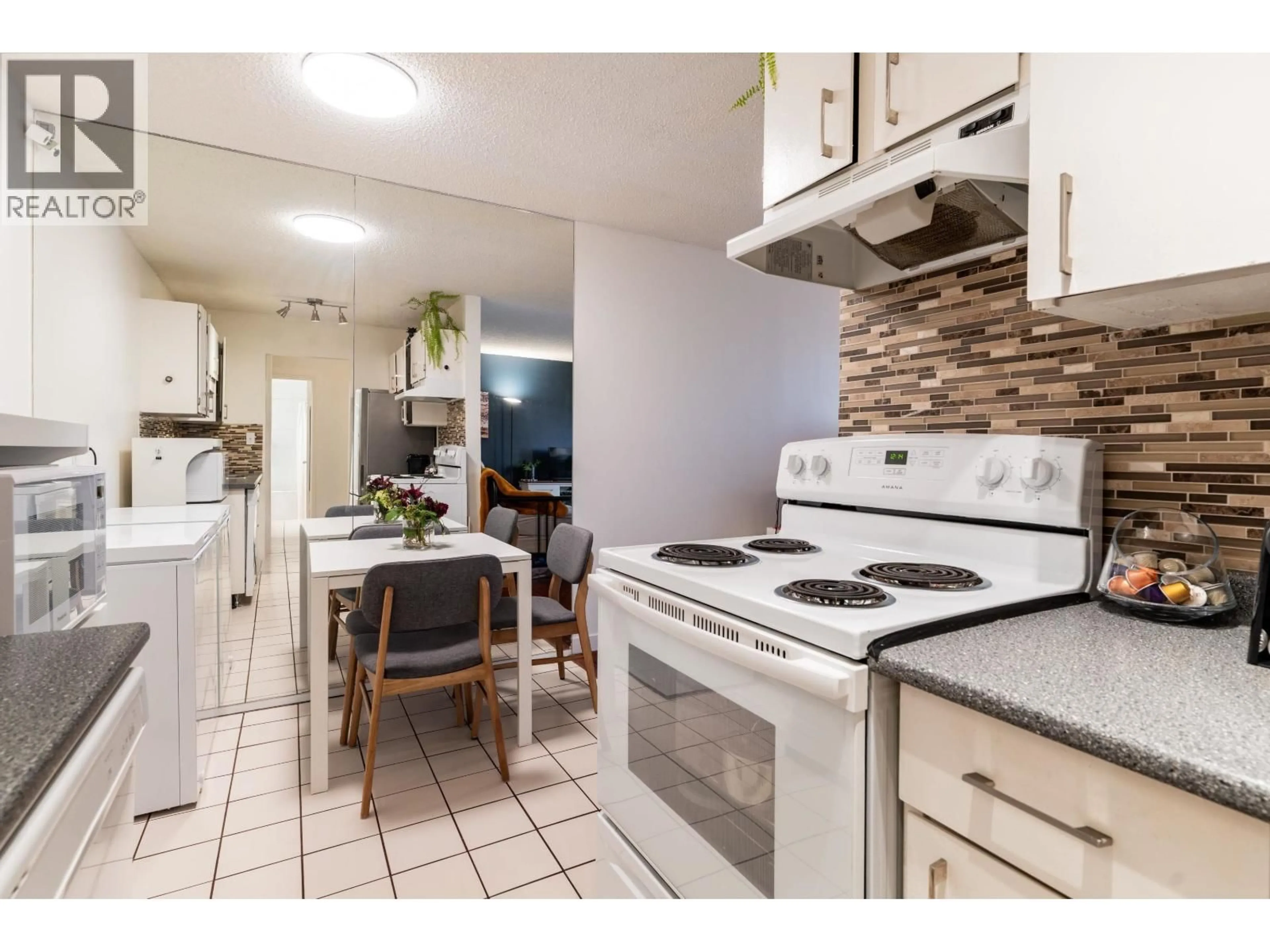 Standard kitchen, unknown for 204 - 241 ST. ANDREWS AVENUE, North Vancouver British Columbia V7L3K8