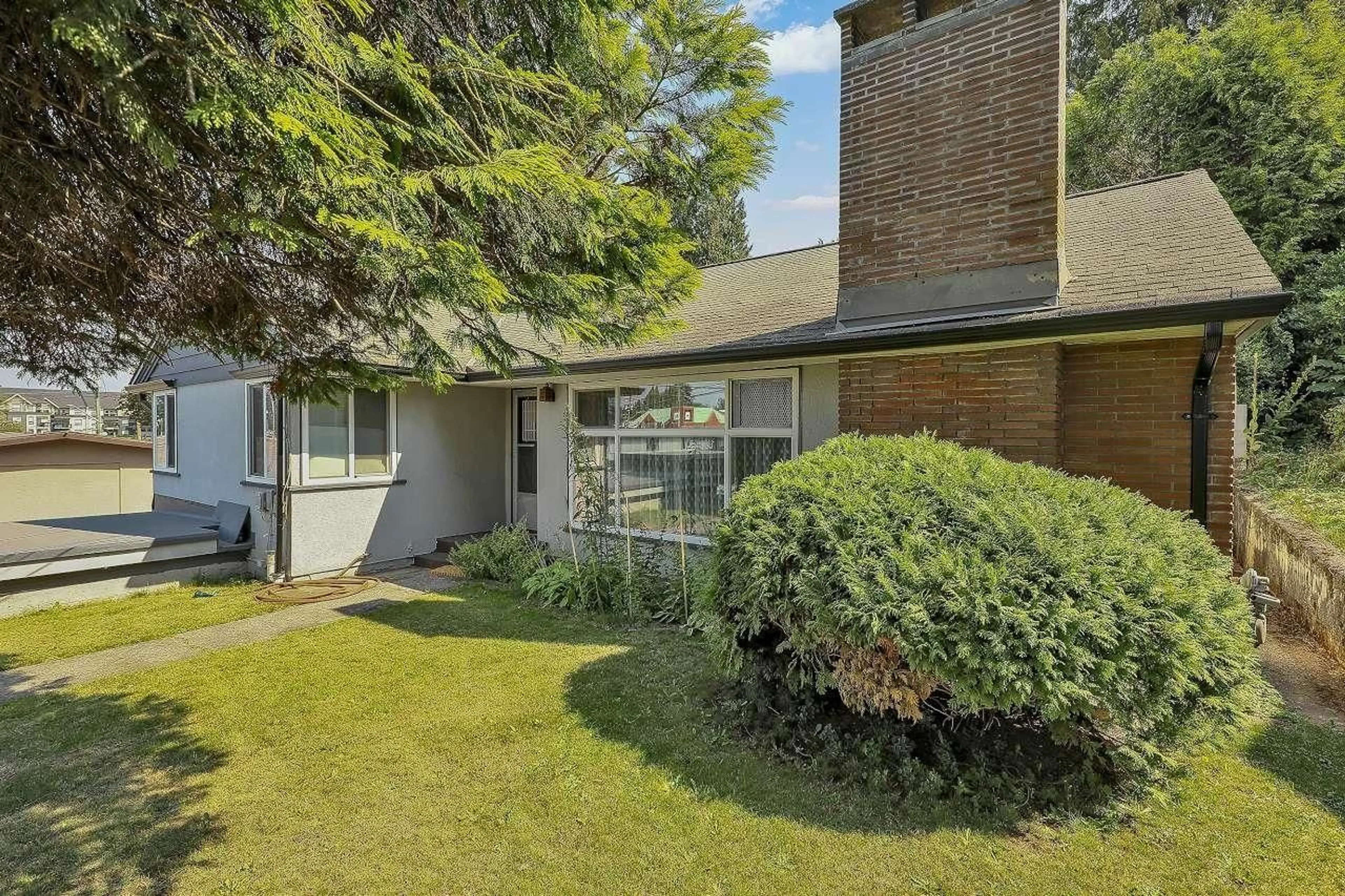 Unknown for 2374 HILLSIDE, Abbotsford British Columbia V2S3R7