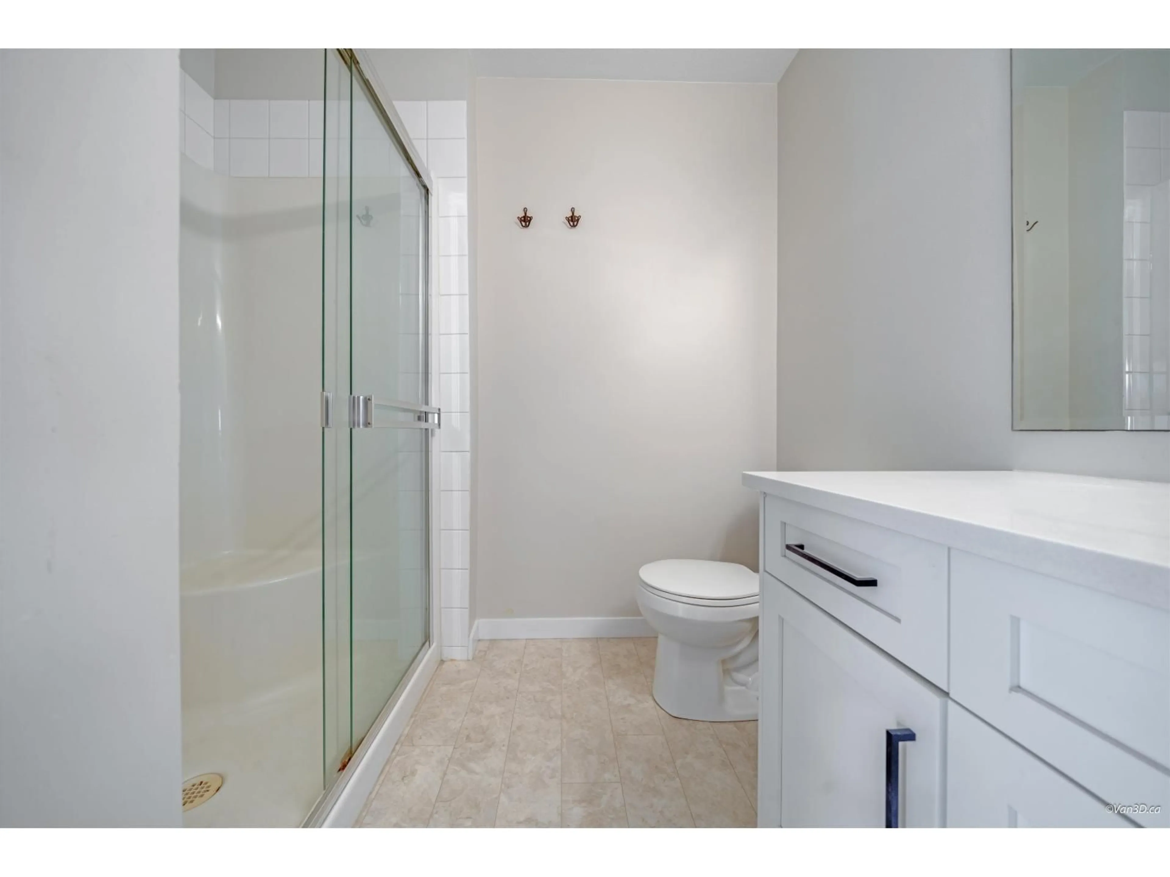 Standard bathroom, ceramic/tile floor for 409 - 33960 OLD YALE, Abbotsford British Columbia V2S2J9