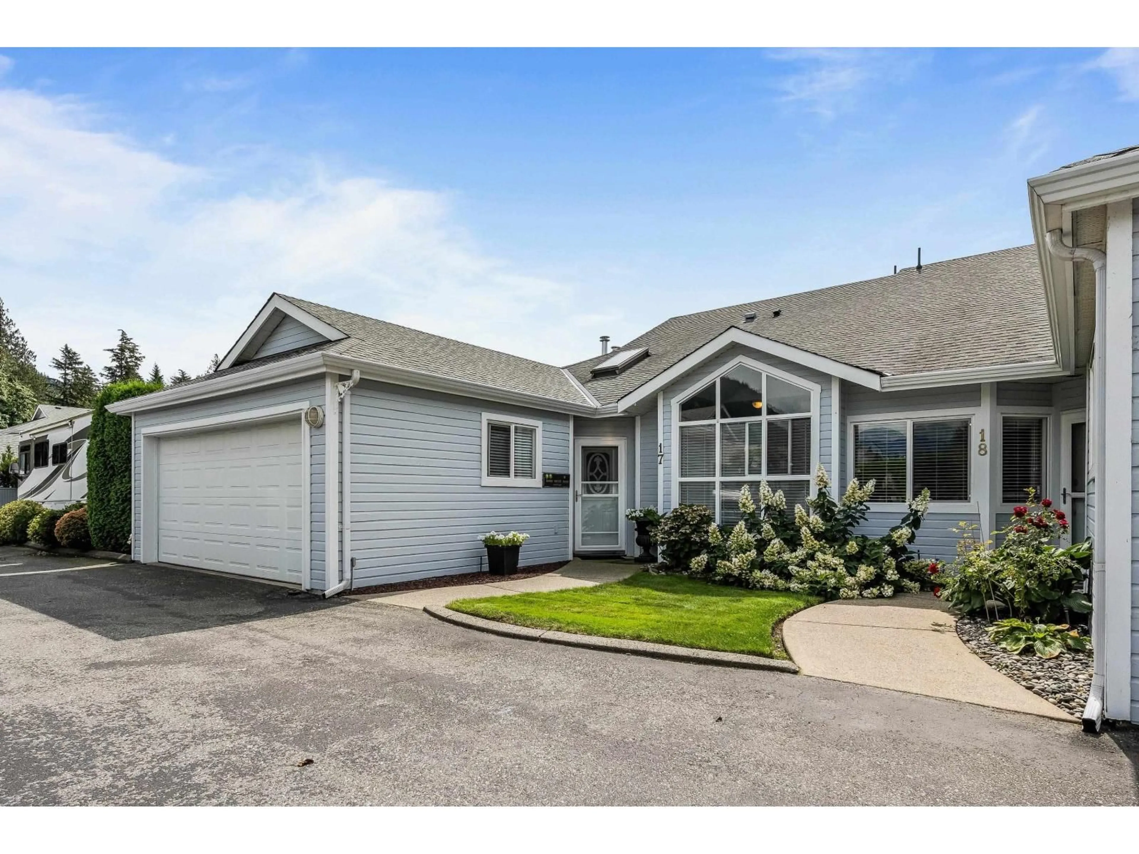 Home with vinyl exterior material, street for 17 - 730 MCCOMBS DRIVE, Harrison Hot Springs British Columbia V0M1K0