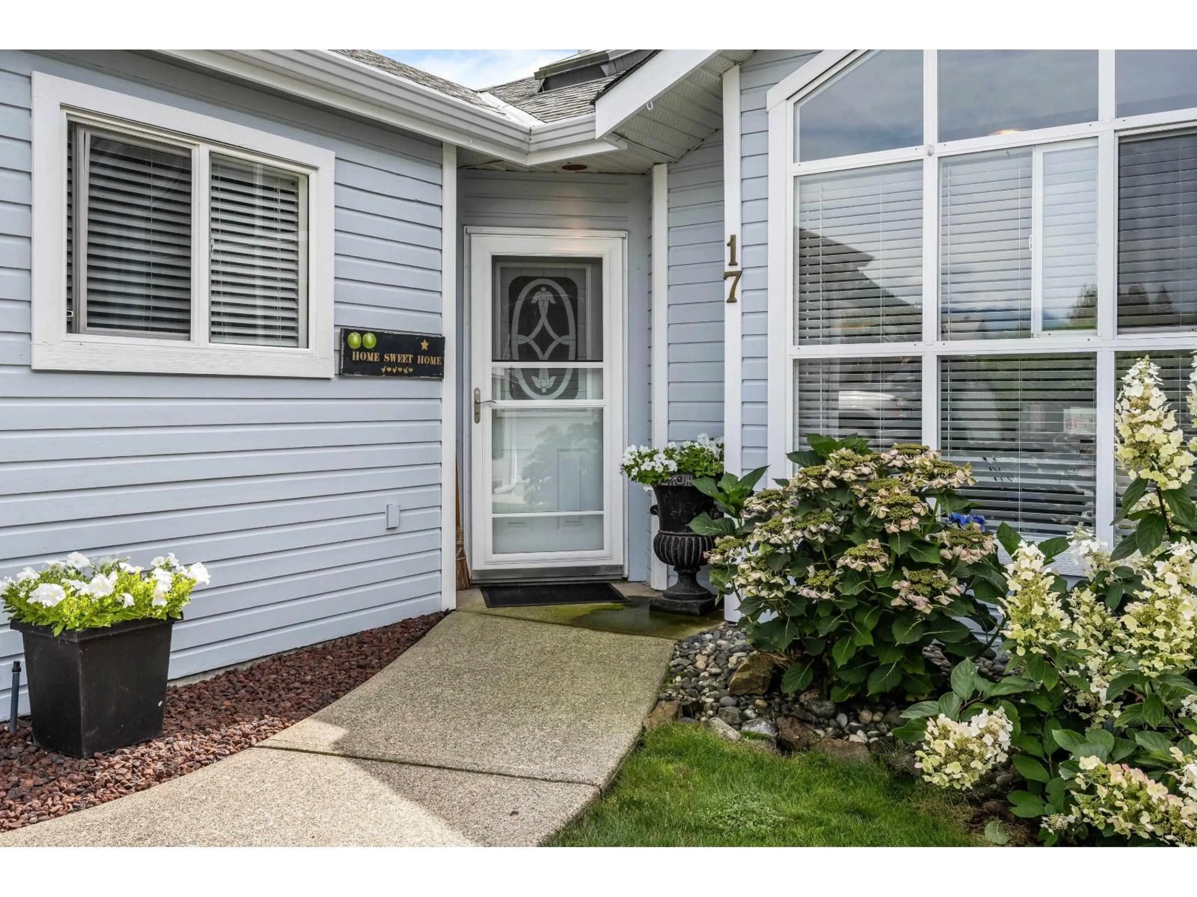 Indoor entryway for 17 - 730 MCCOMBS DRIVE, Harrison Hot Springs British Columbia V0M1K0